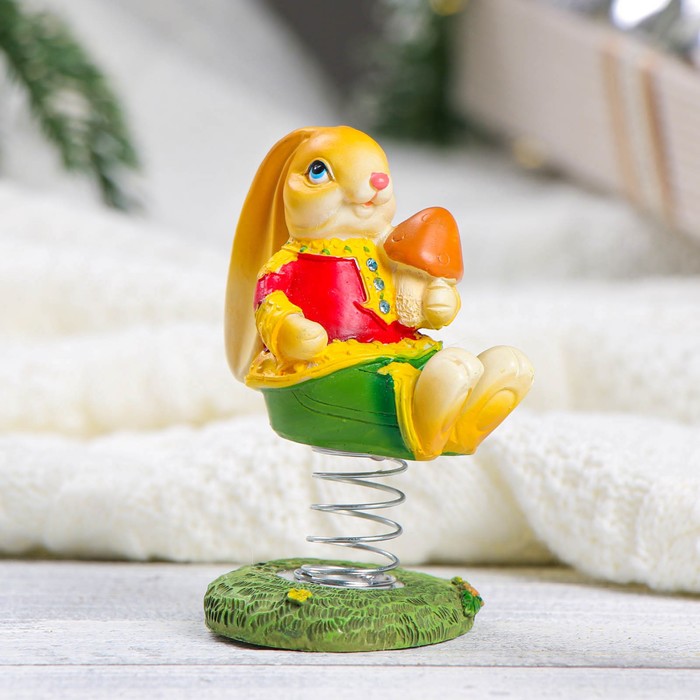 

Фигура "Заяц в костюме с грибом" рыжий, 6х7х10,5см