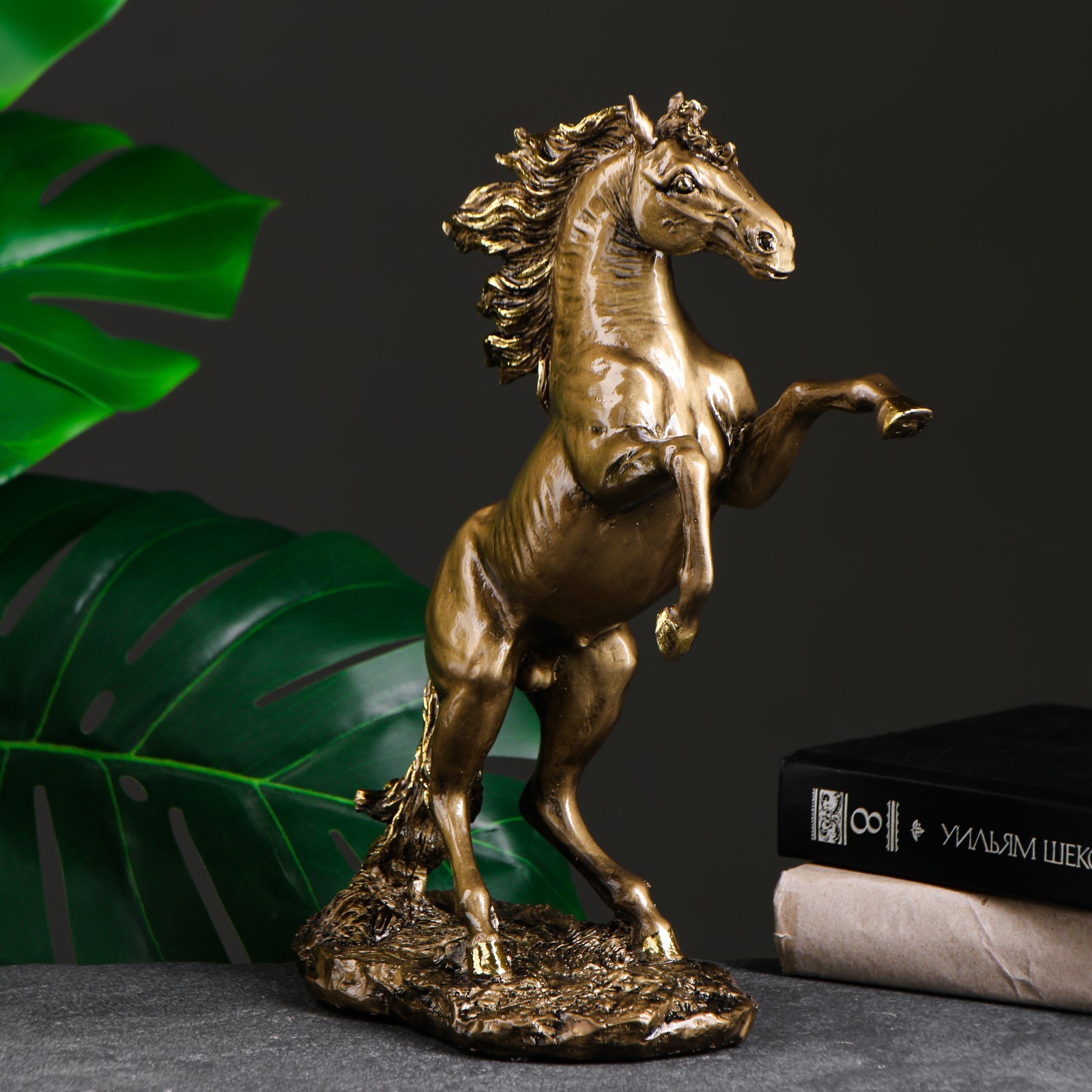 

Фигура "Конь на дыбах" бронза, 24х27х37см, Бронзовый