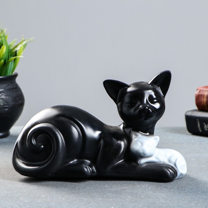 

Фигура "Кошка с котенком лежит" черный/белый 13х21см