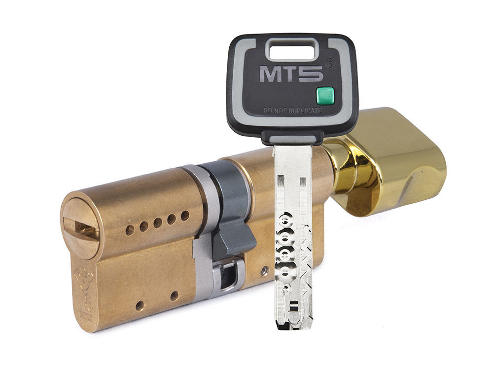 

Цилиндр Mul-t-Lock MT5+ ключ-вертушка (размер 45х40 мм) - Латунь, Флажок (3 ключа), Золотистый