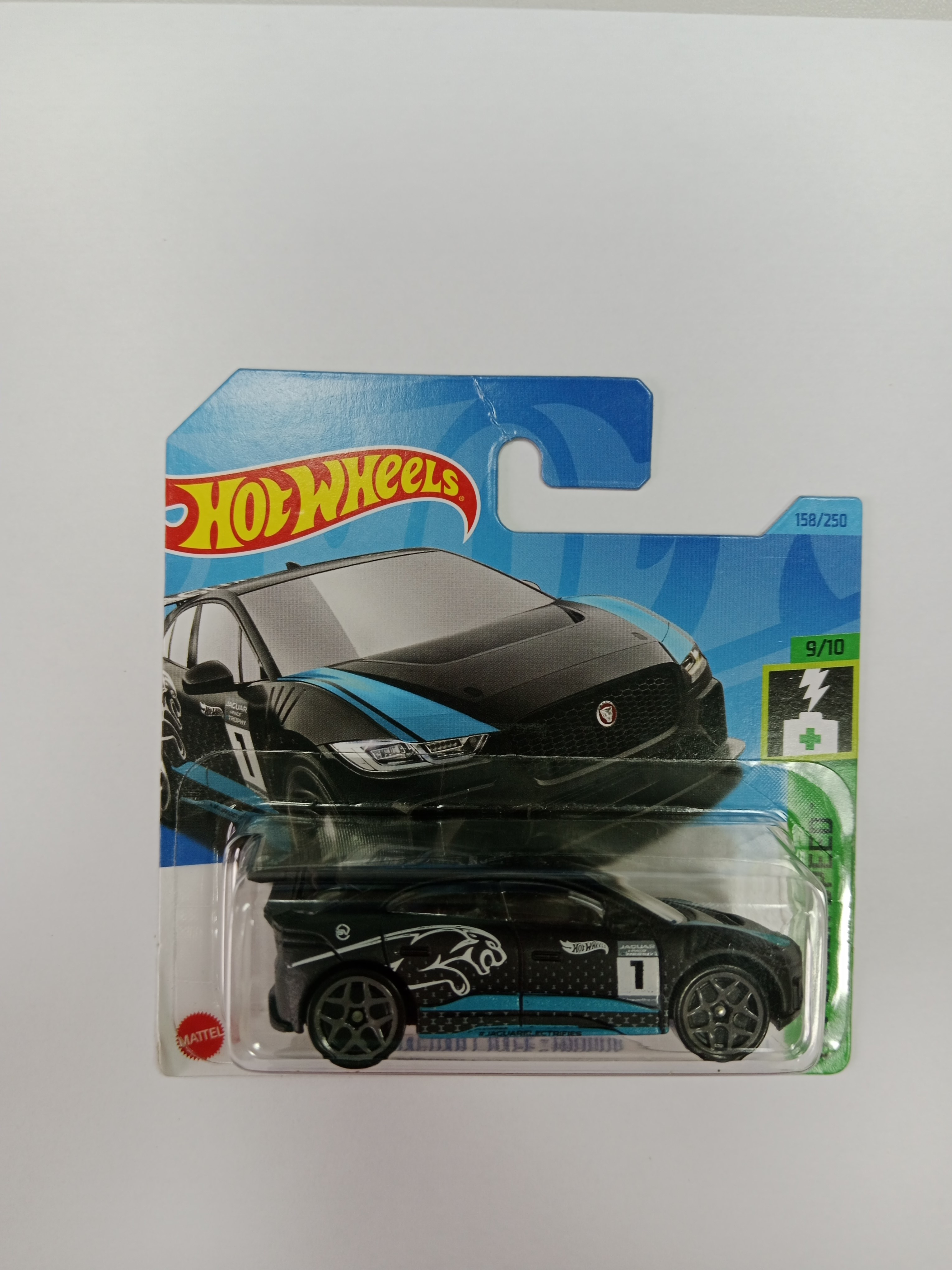 

Машинка базовой коллекции Hot Wheels JAGUAR I- PACE eTROPHY 5785/HKH60, Черный;голубой, 5785/HKH60