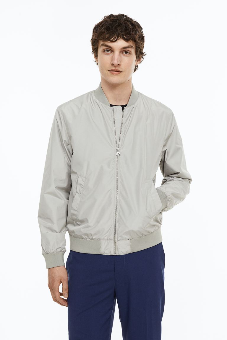 

Бомбер мужской H&M 0976641019 серый M (доставка из-за рубежа), 0976641019