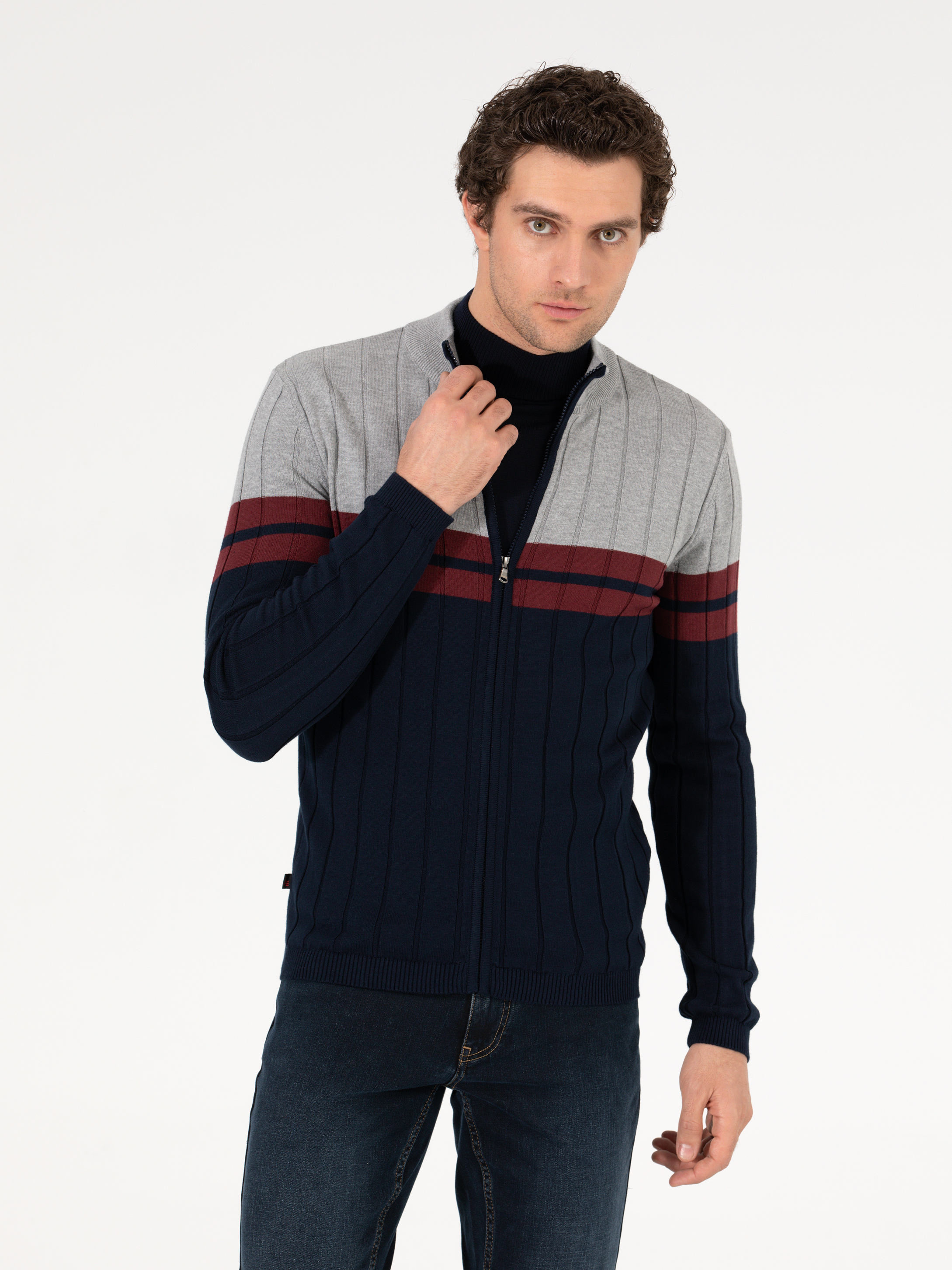 

Джемпер мужской Cacharel G051SZ0TK0LEJORDAN синий L, G051SZ0TK0LEJORDAN