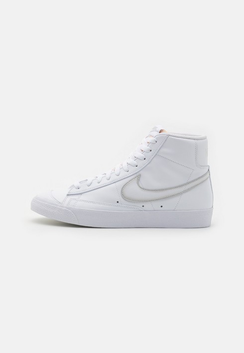 

Кеды мужские Nike Blazer Mid '77 белые 47.5 EU (доставка из-за рубежа), Белый, Blazer Mid '77