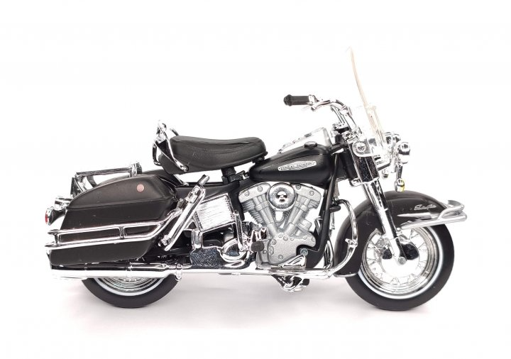 Мотоцикл Maisto Harley Davidson 1966 FLH Electra Glide 1:18 черный 39360