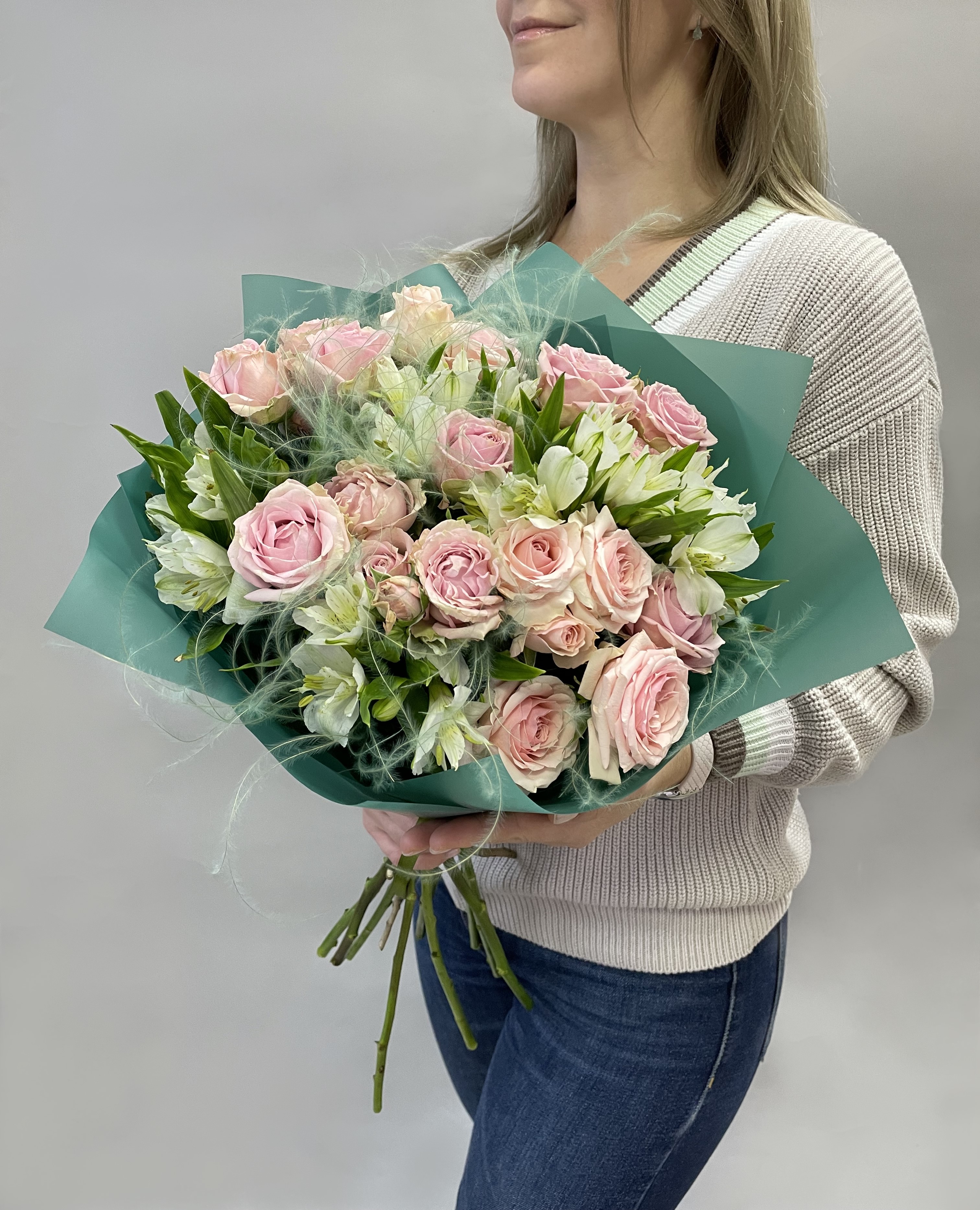 

Букет цветов FLORET альстромерия роза 30 см x 40 см белый розовый, 30