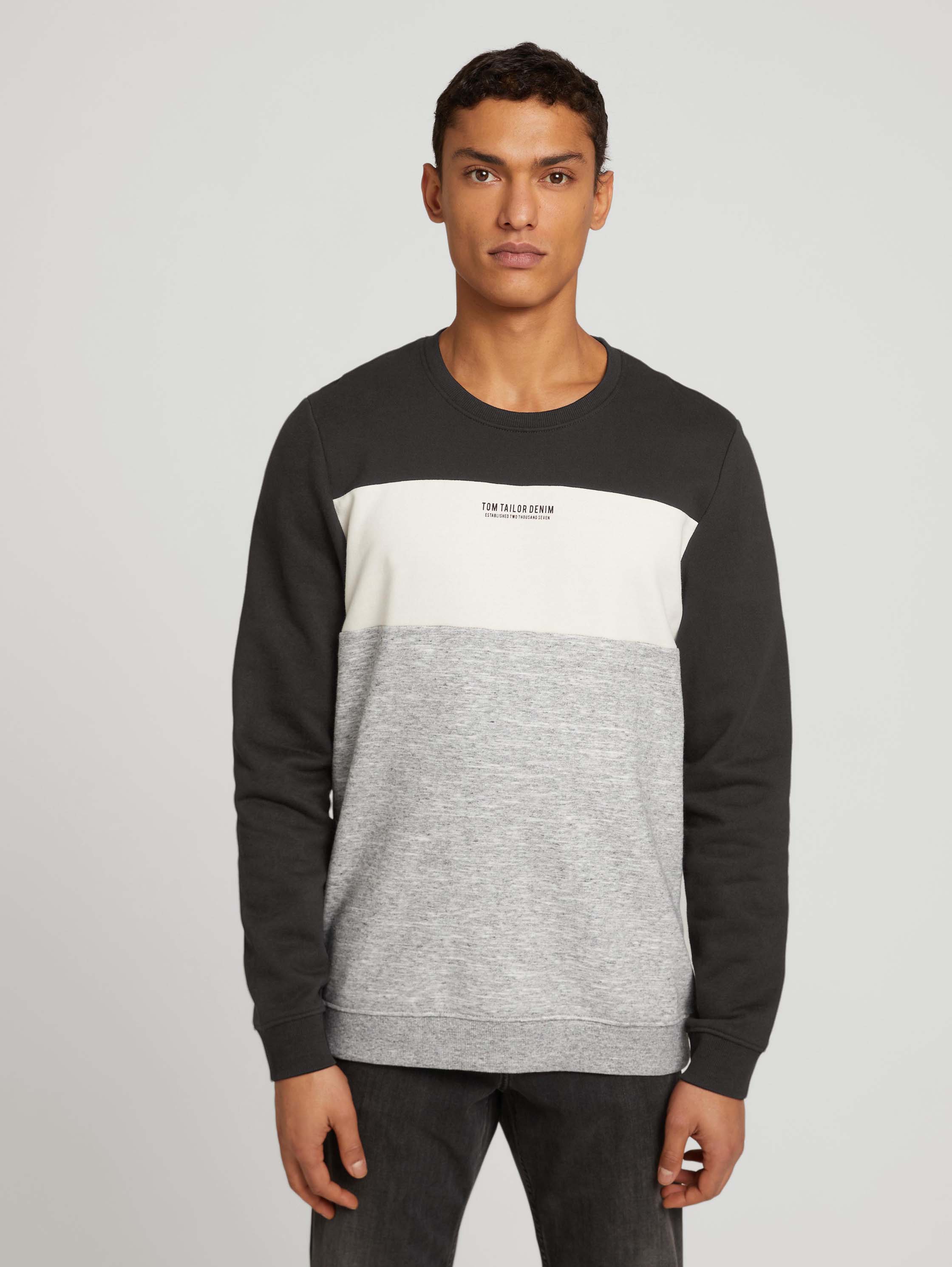 

Свитшот мужской TOM TAILOR 1029020 черный XL, 1029020