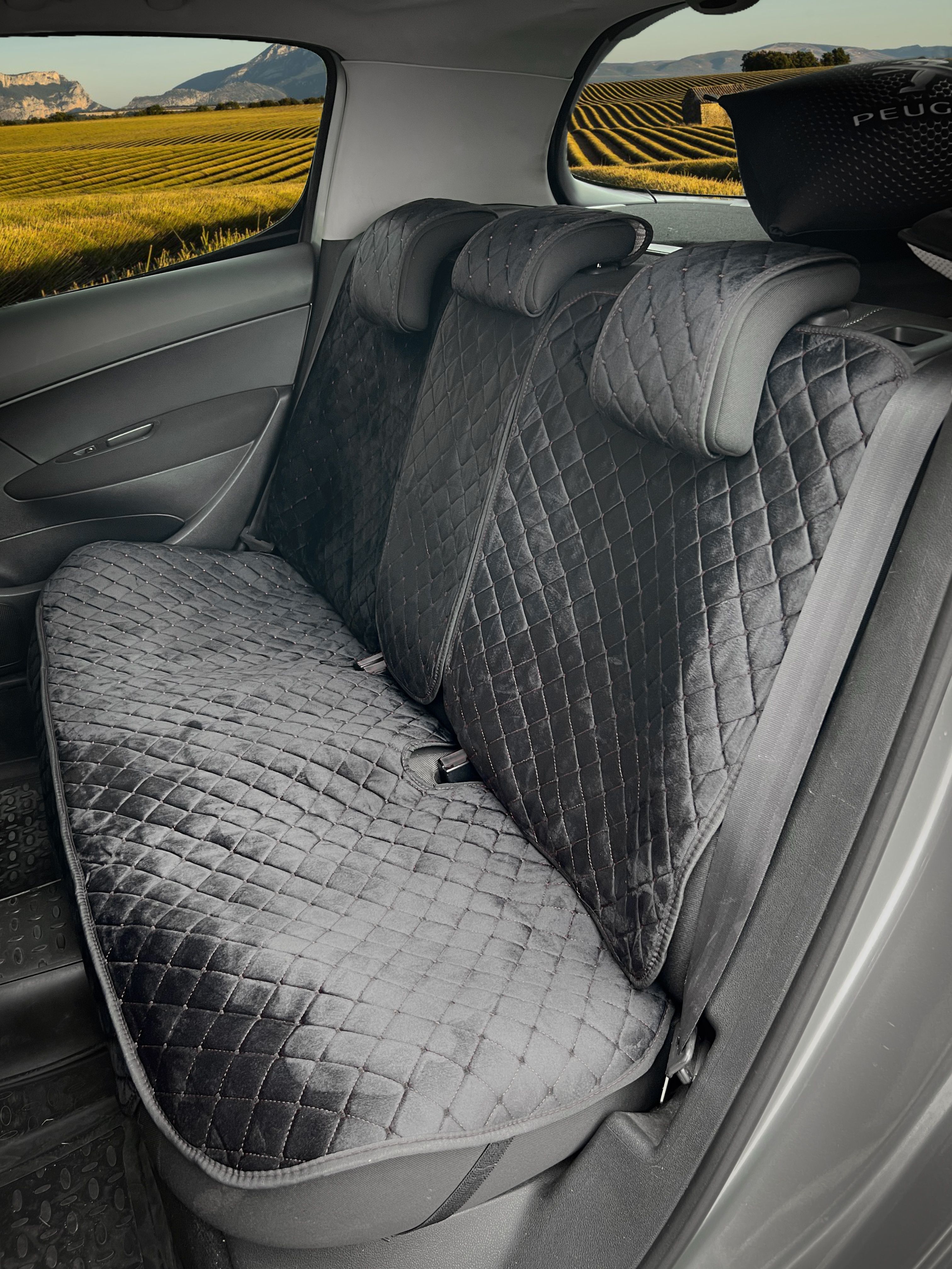 Чехлы автомобильные GORFASHION MEMFIS универсальный комплект на весь салон велюр (черный)