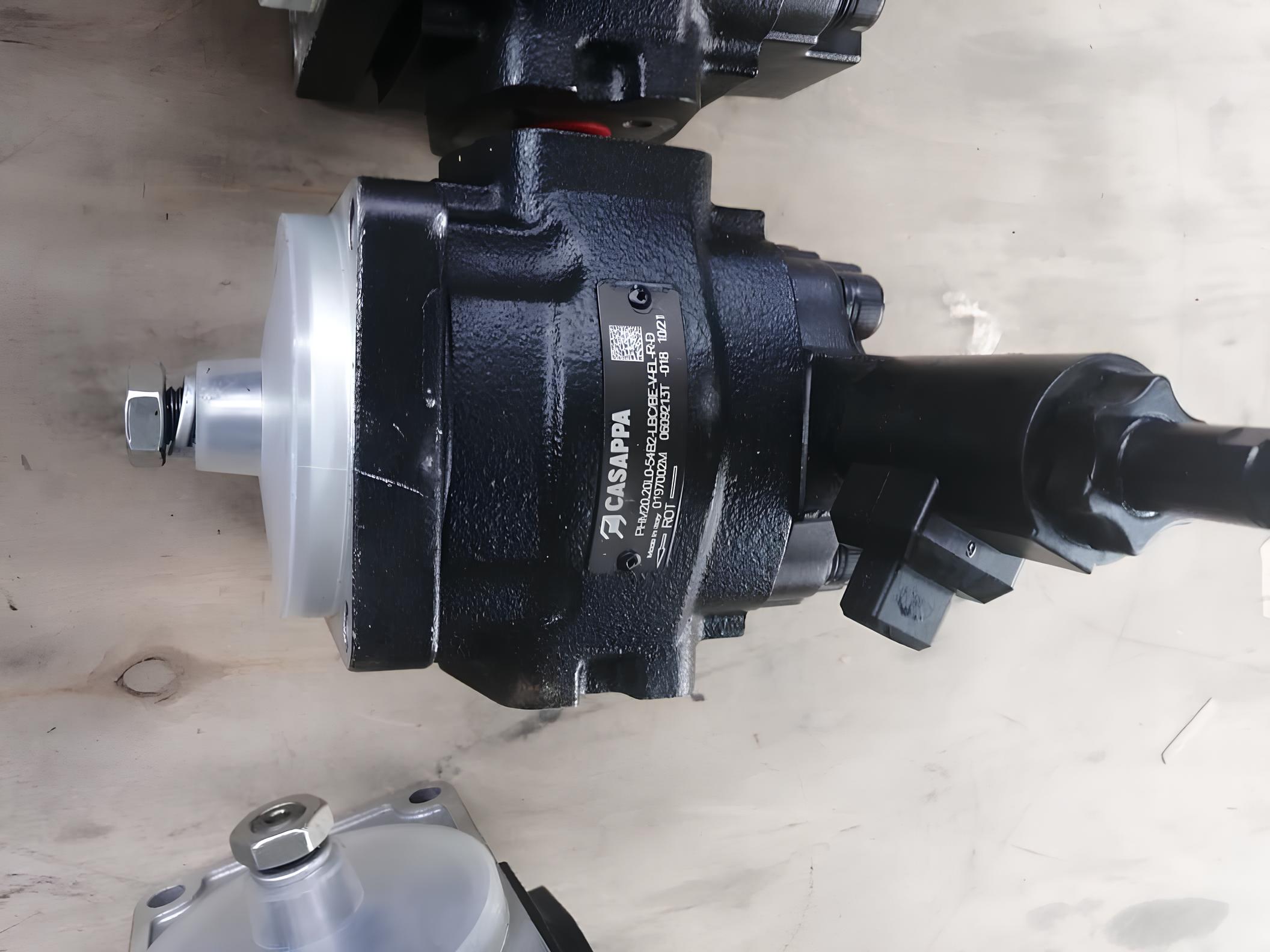 

Гидромотор охлаждения ДВС с клапаном 24V MAZ/MAN/MB PHM2020L054B2LBC (Casappa)