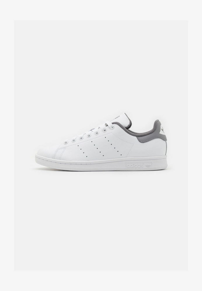 

Кеды унисекс Adidas Originals AD115O1N6 белые 40 EU, Белый, AD115O1N6