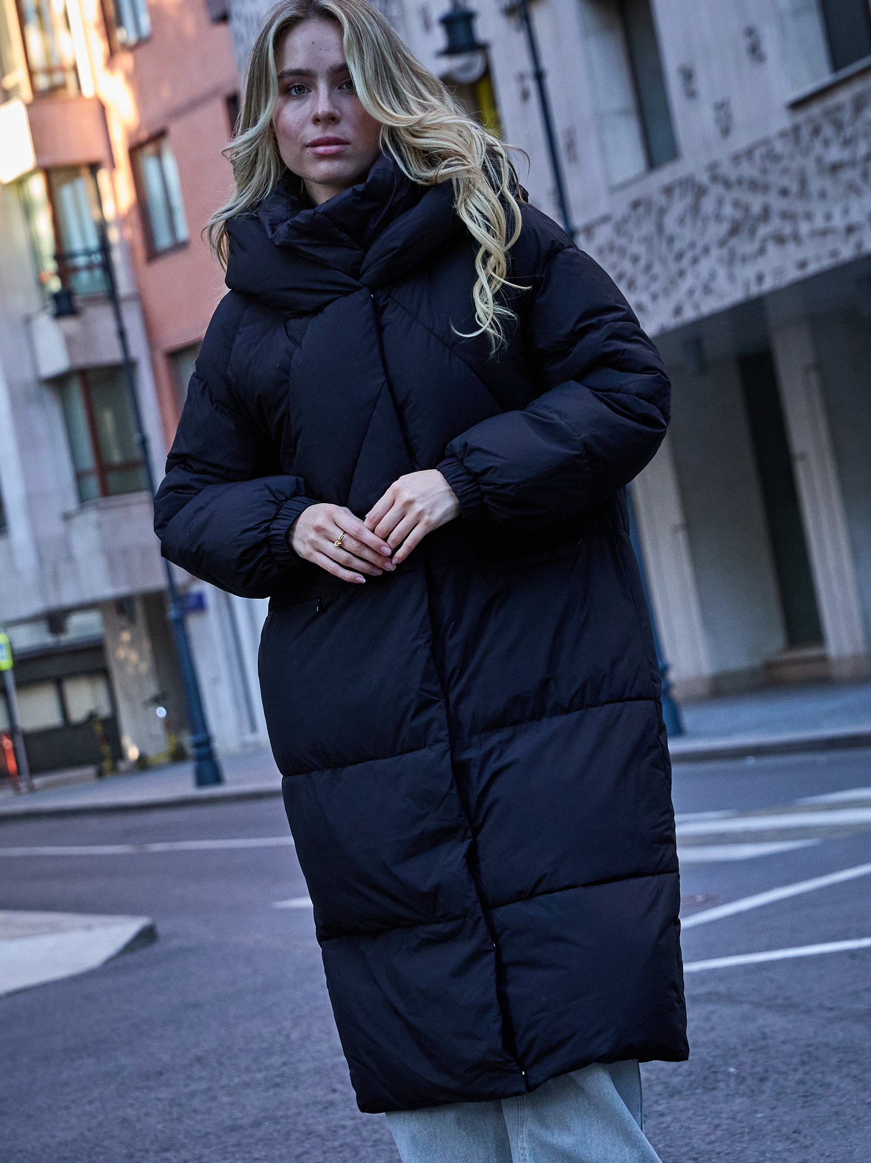 

Пальто женское LAWINTER 83859 синее 52 RU, Синий, 83859