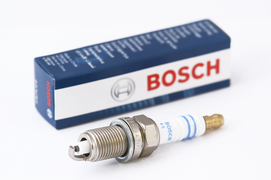 

Свеча зажигания Bosch 242236565