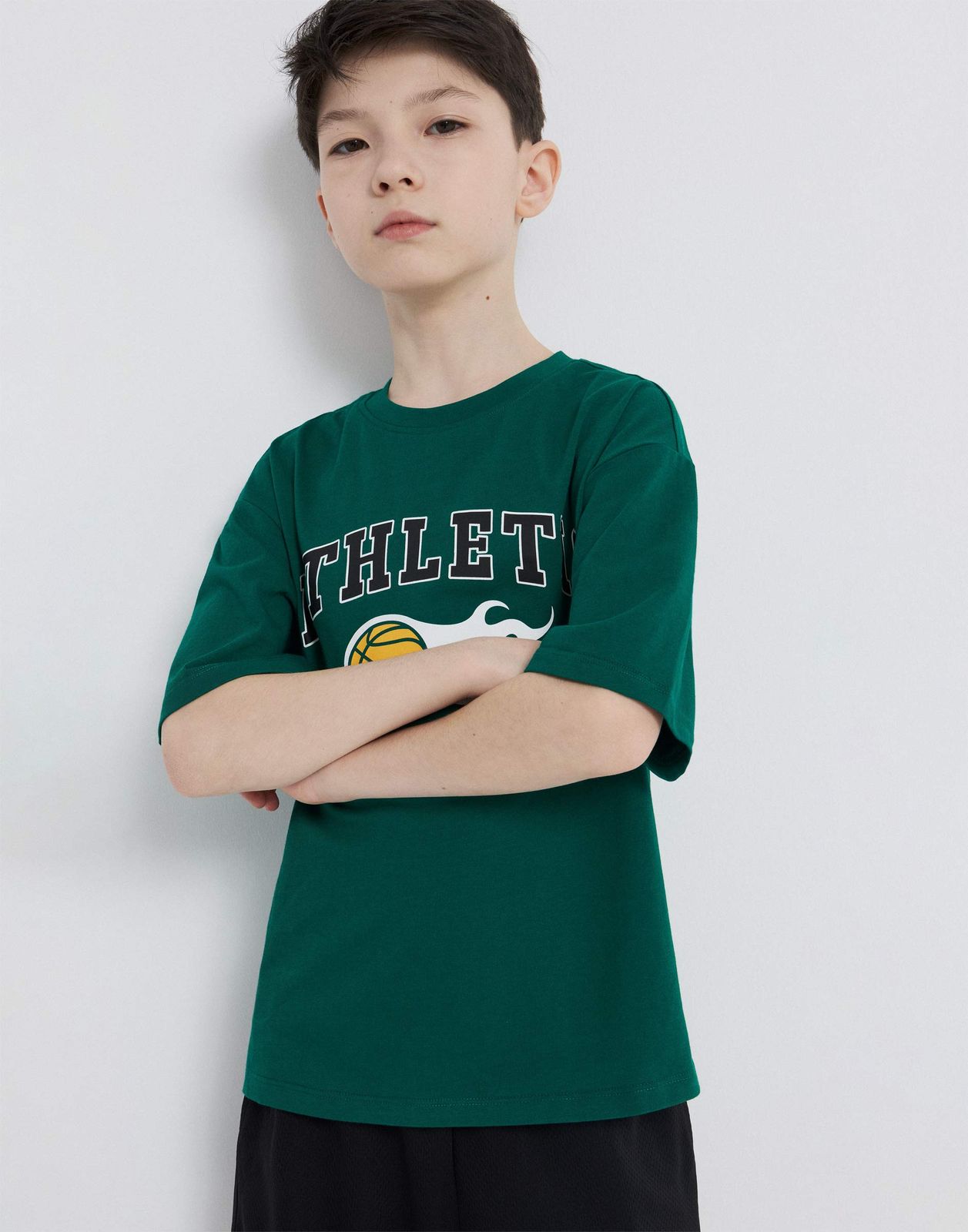 Спортивная футболка для мальчика Gloria Jeans BRT000060 темно-зеленый 12-14л/164