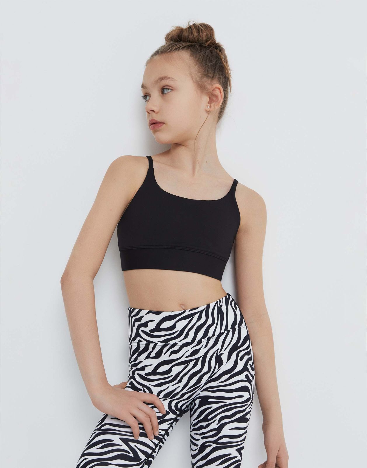 

Спортивный топ для девочки Gloria Jeans GRT000445 черный 14-16л/170, GRT000445