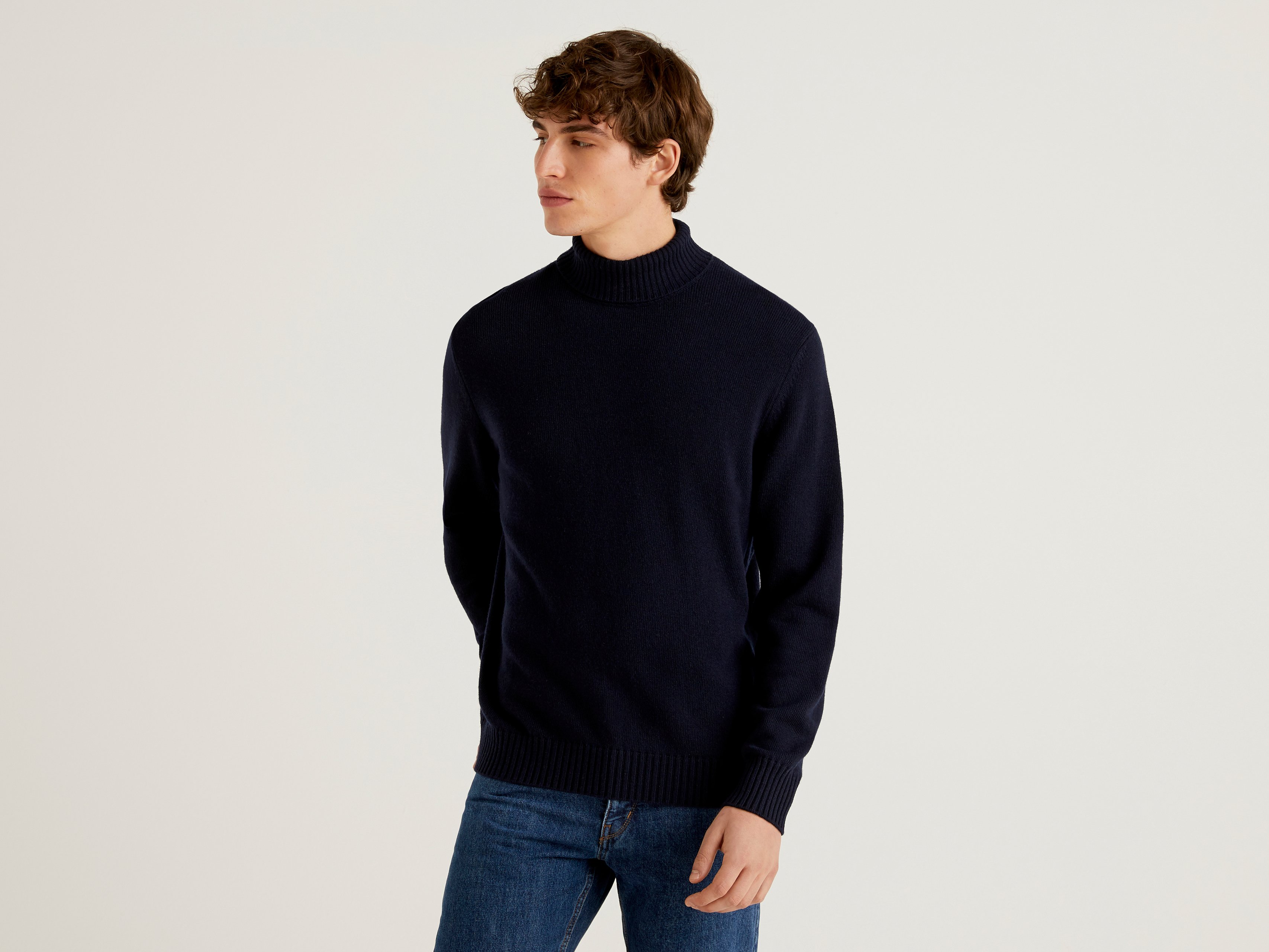 

Водолазка мужская United Colors of Benetton 21A_1235U2522 синяя M, 21A_1235U2522