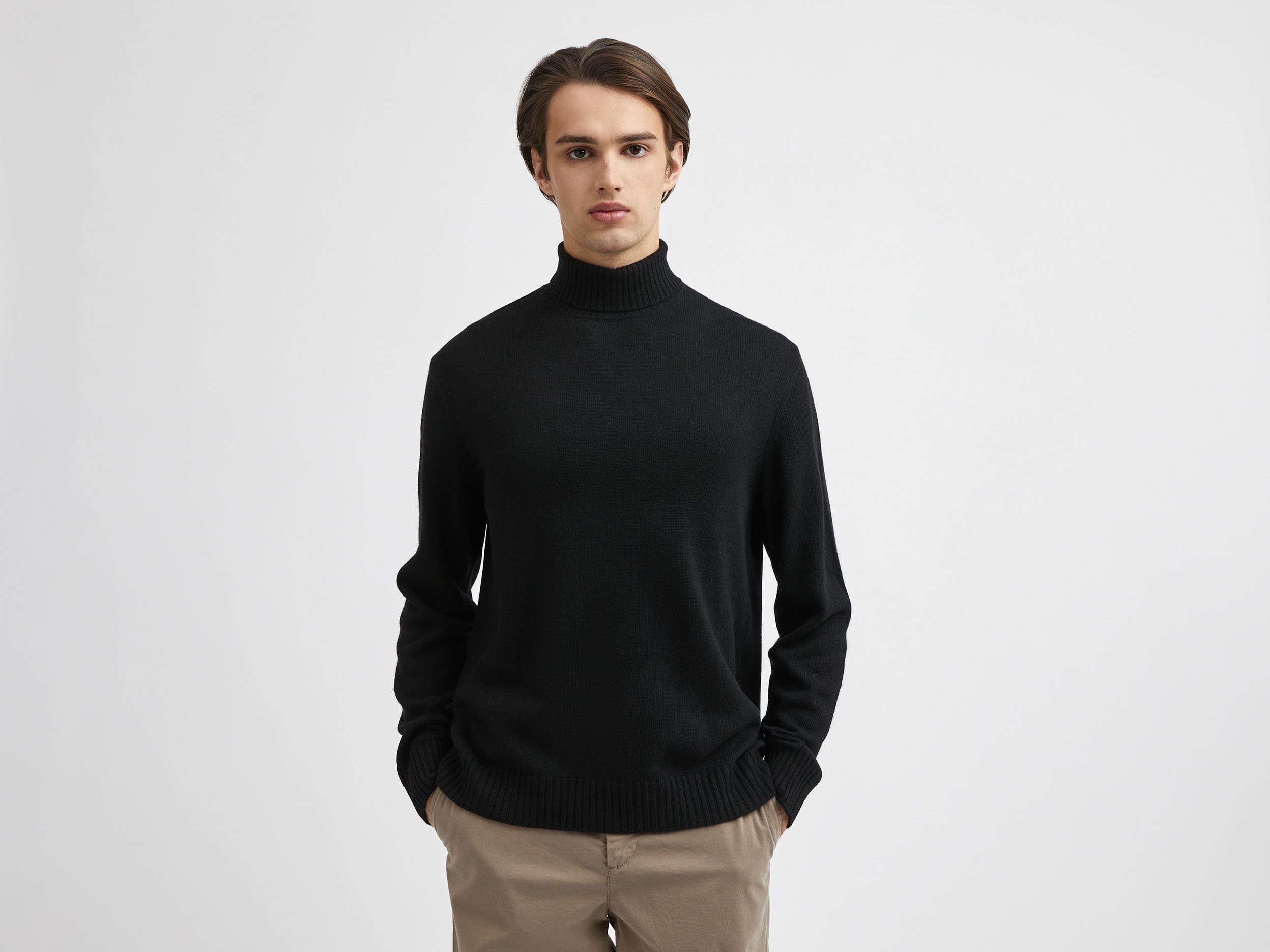 

Водолазка мужская United Colors of Benetton 21A_1235U2522 черная L, 21A_1235U2522