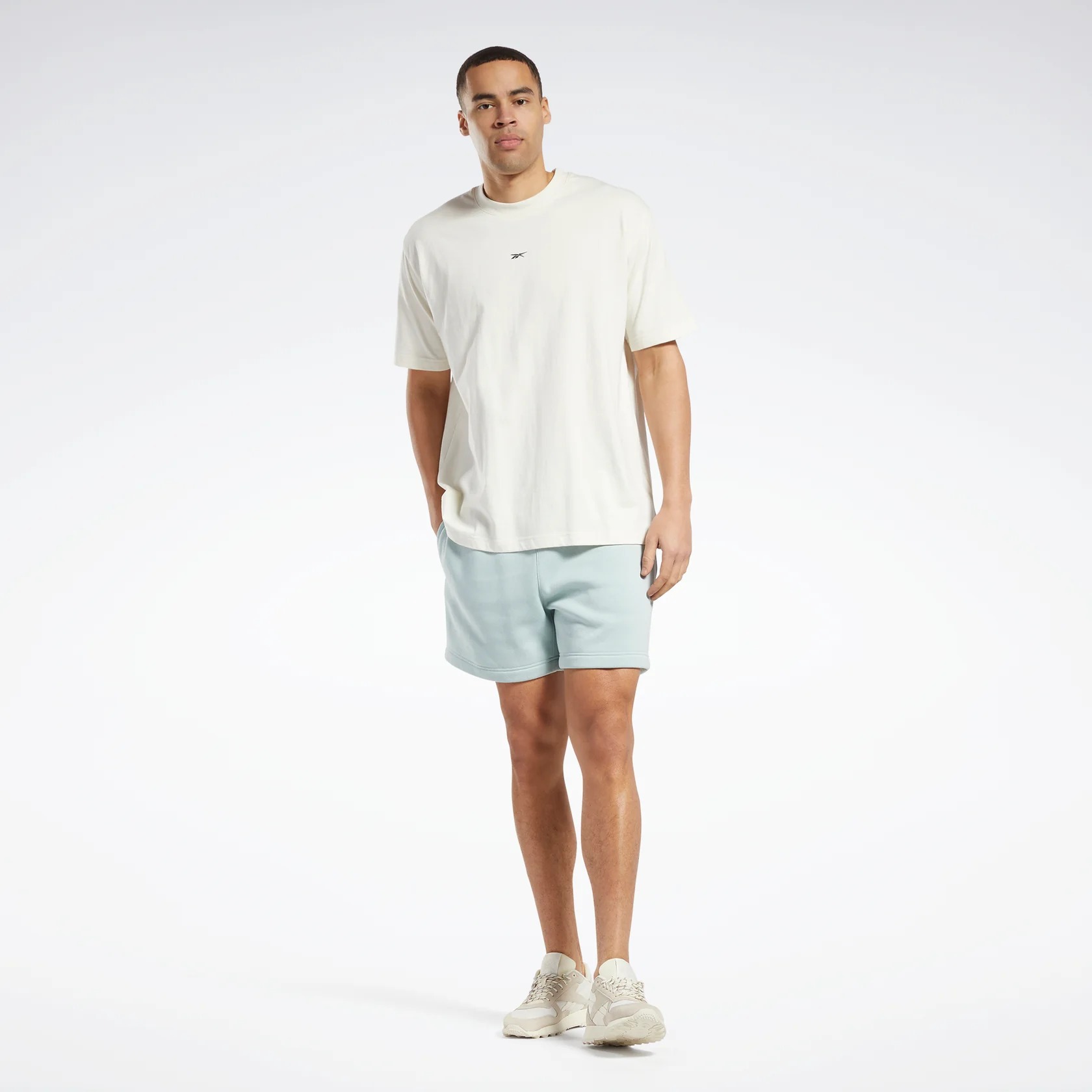 

Футболка мужская Reebok Classics Wide T-Shirt белая L, Classics Wide T-Shirt