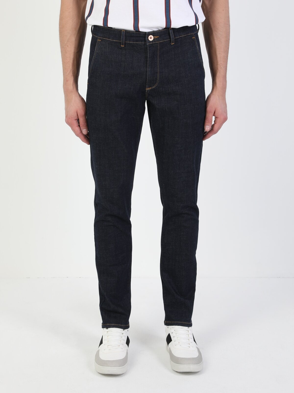 

Джинсы мужские Colins CL1049645_Q1.V1_DN04149 синие 27-32 INT, Синий, CL1049645_Q1.V1_DN04149