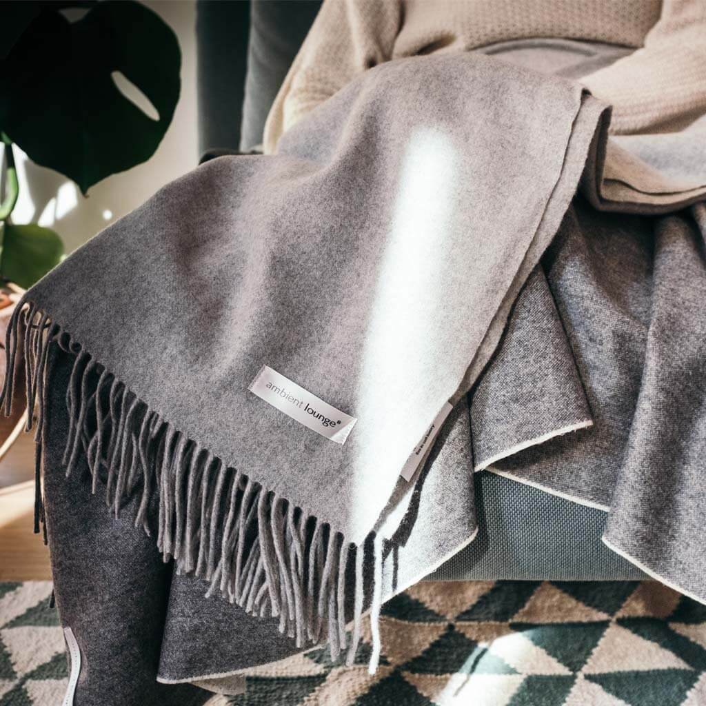 Теплый плед из кашемира ambient Lounge - Cashmere Throw - Light Grey серый - 130х170см