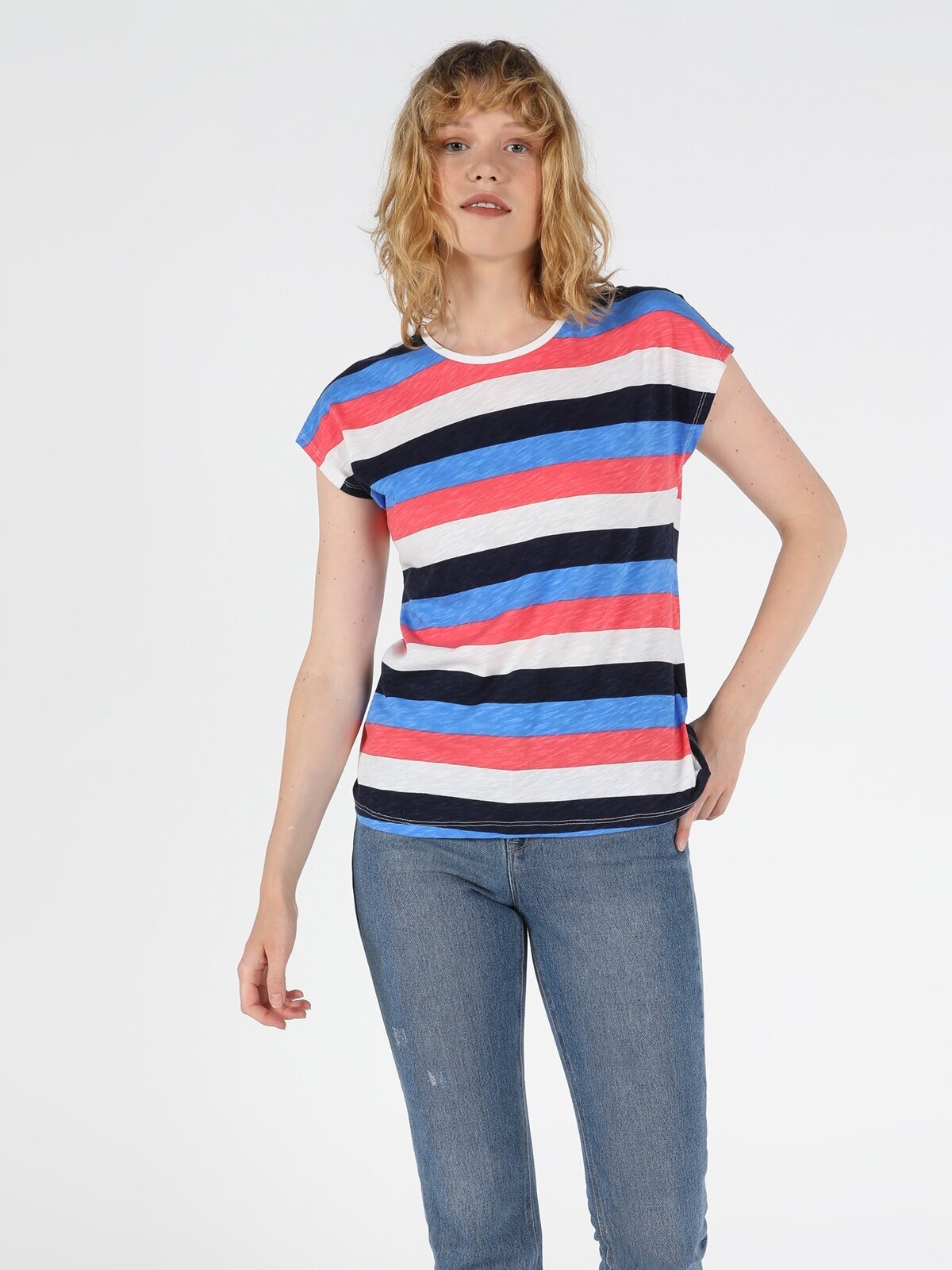 

Футболка женская Colin's CL1047683_Q1.V1TC разноцветная S, Разноцветный, CL1047683_Q1.V1TC