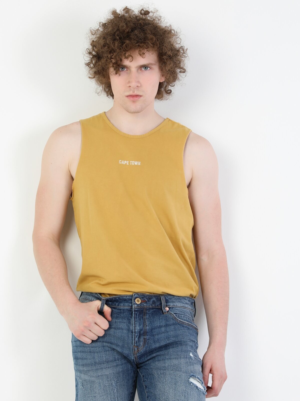 

Майка мужская Colins CL1049499_Q1.V1 желтая M, Желтый, CL1049499_Q1.V1