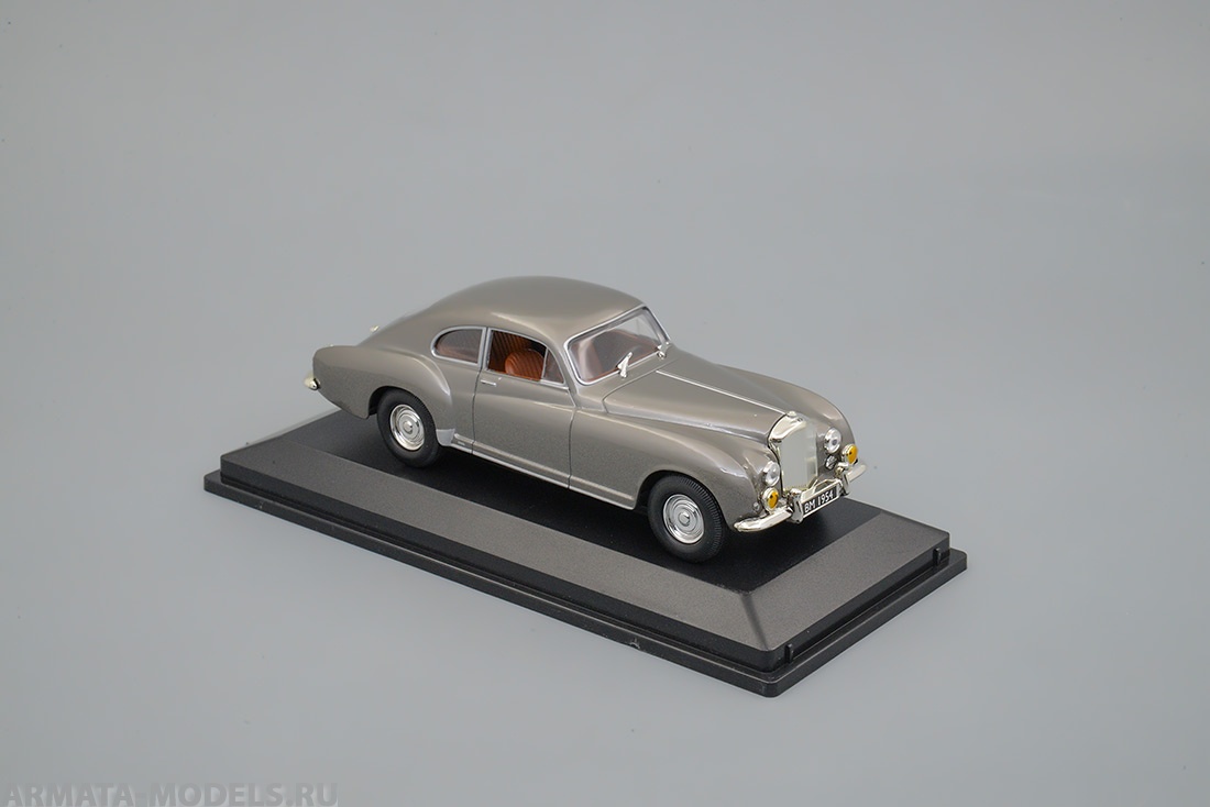 

43212GLT 1954 Бентли R Type серый