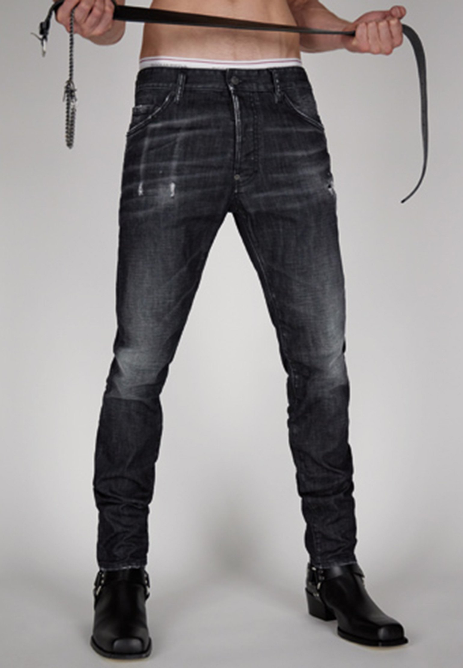 

Джинсы мужские DSquared2 124414 серые 54 IT, 124414