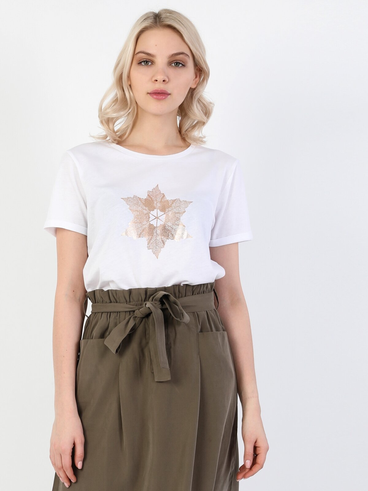 

Футболка женская Colin's CL1049095_Q1.V1 белая XS, CL1049095_Q1.V1