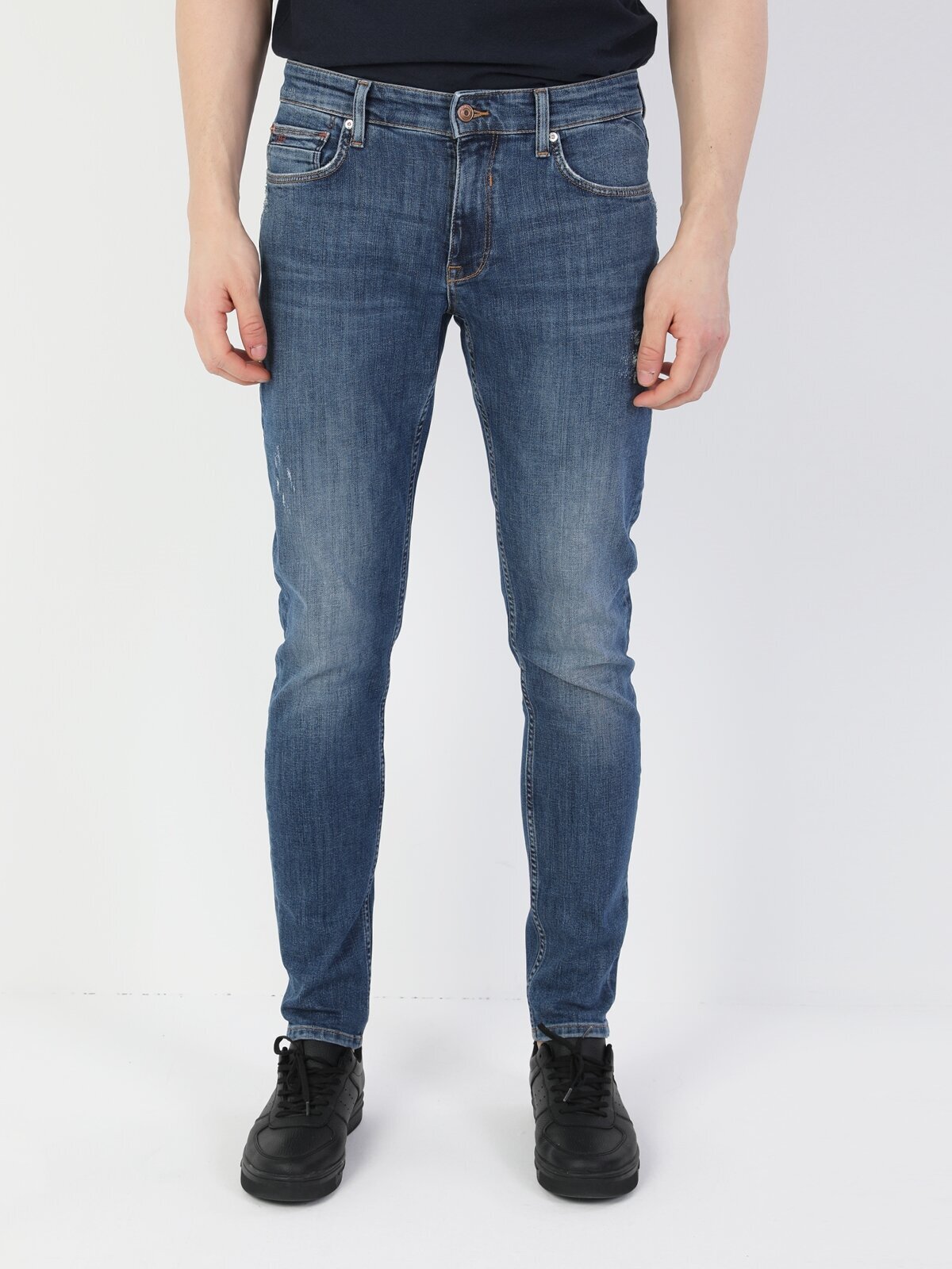 

Джинсы мужские Colins CL1049569_Q1.V1_DN00416 синие 28-32 INT, Синий, CL1049569_Q1.V1_DN00416