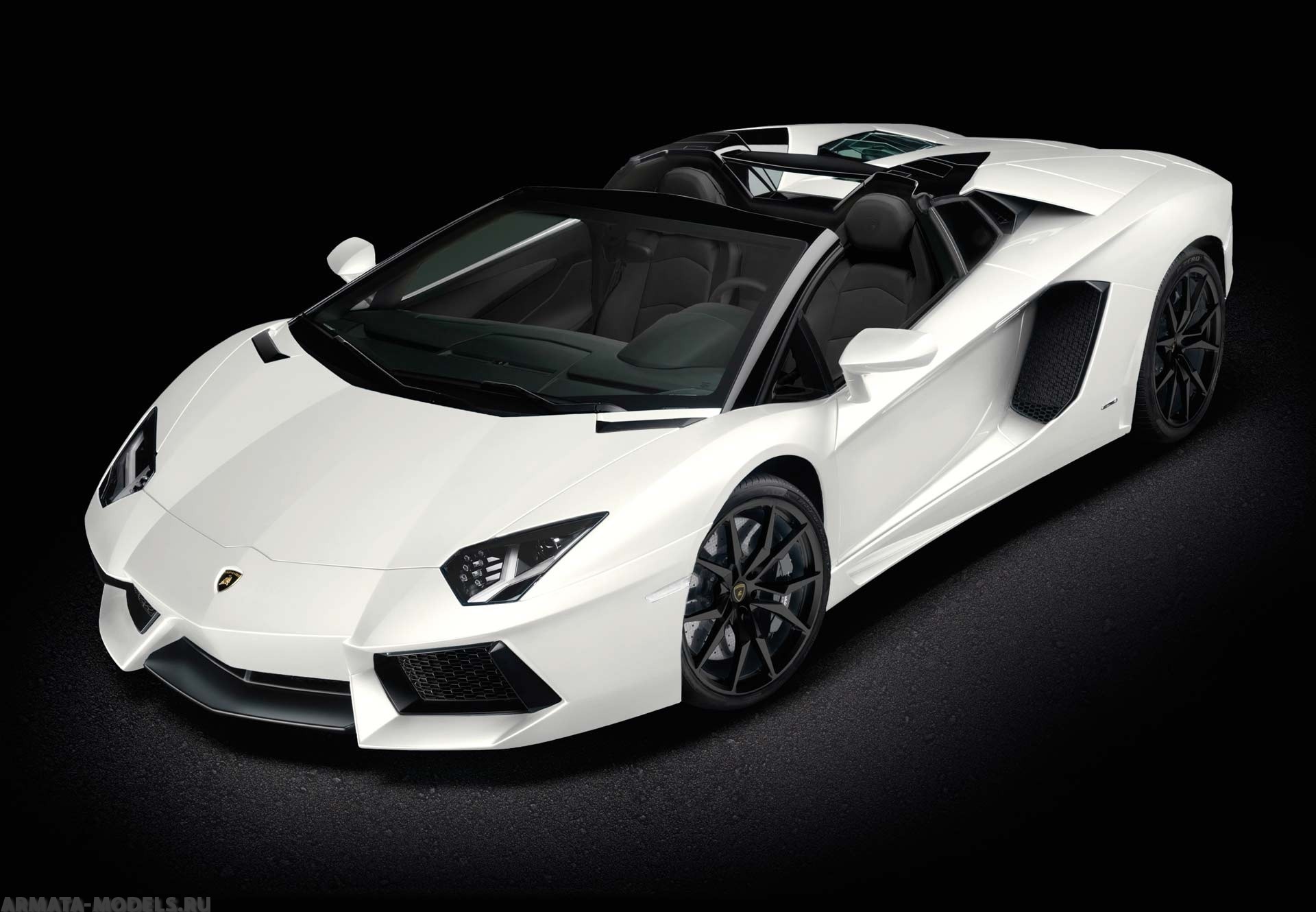 

HK104SB Собранная модель Lamborghini Aventador Roadster Bianco Canopus Полуматовый белый