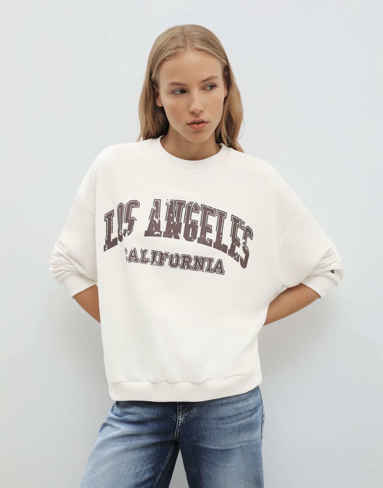 

Свитшот женский Gloria Jeans GAC024148 молочный L-XL/170, Бежевый, GAC024148