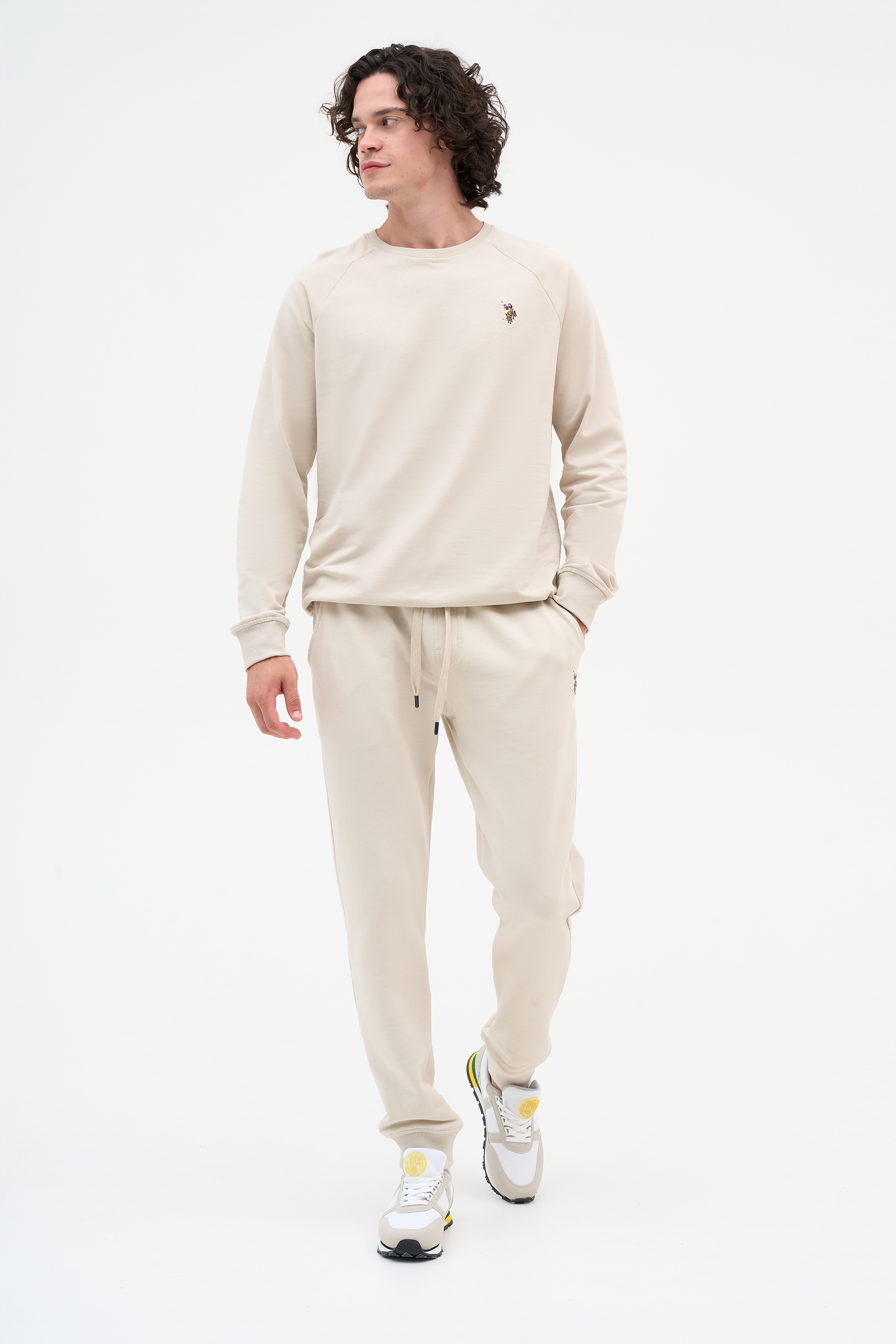 

Спортивные брюки мужские U.S. POLO Assn. G081SZ0OP0HEROLDIY023-R бежевые L, Бежевый, G081SZ0OP0HEROLDIY023-R