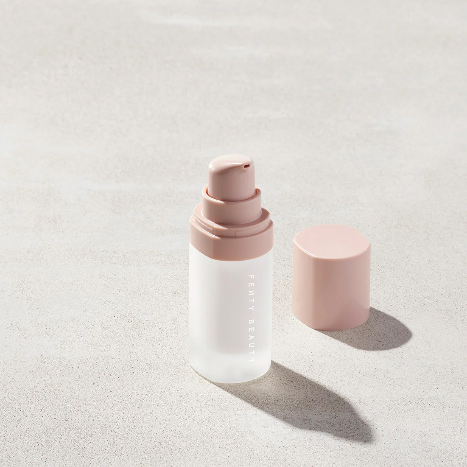 Матирующая база праймер Fenty Beauty PRO FILTR MATTIFYING PRIMER - TRUE MATTE 15 ML 3990₽