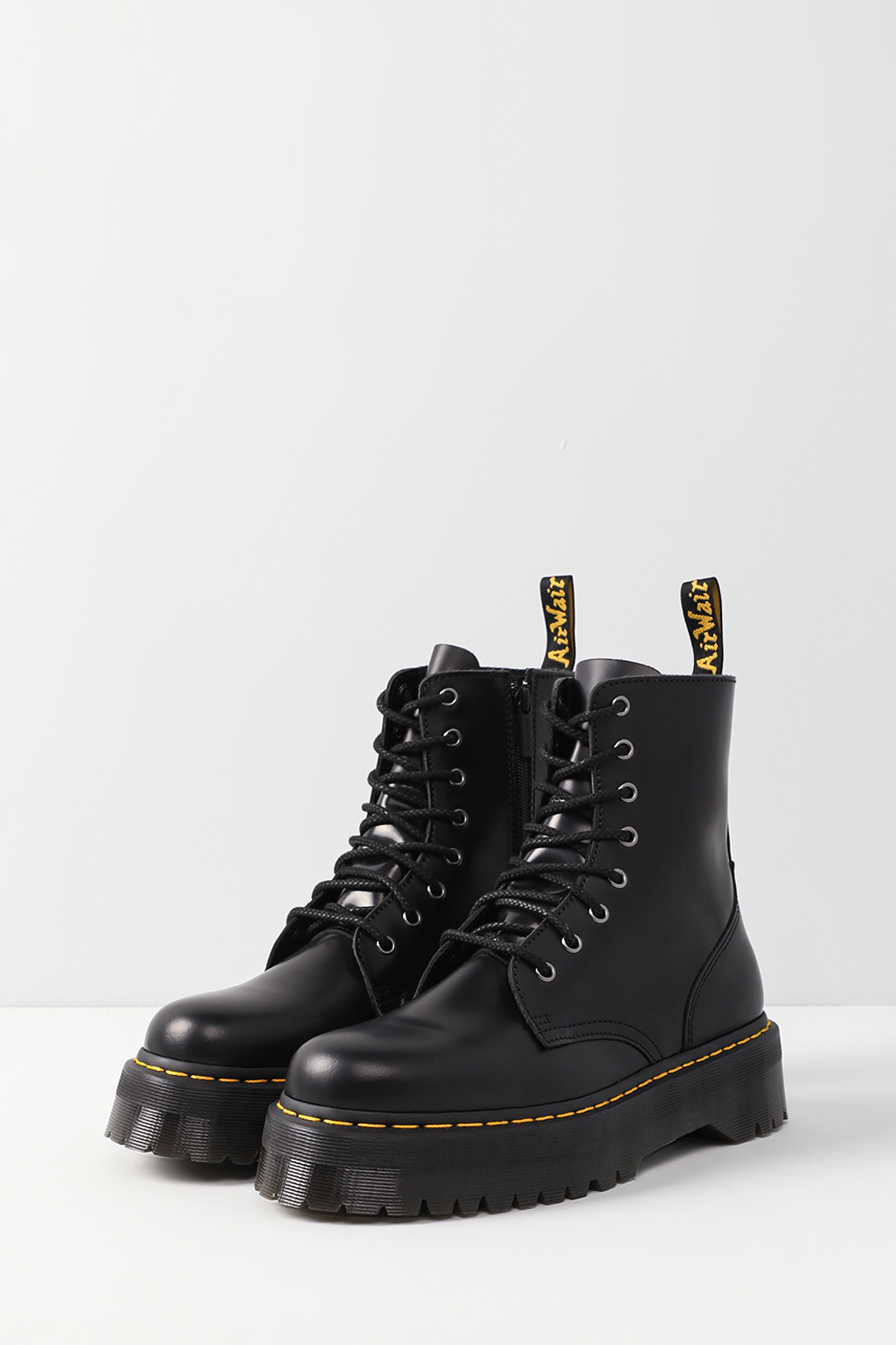 

Ботинки мужские Dr. Martens 15265001 черные 8 UK, Черный, 15265001