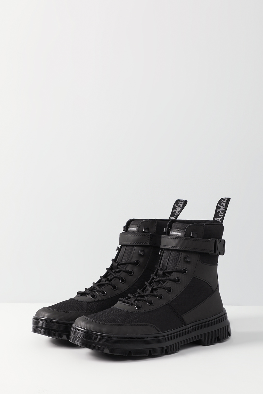 

Ботинки мужские Dr. Martens 25656001 черные 9.5 UK, Черный, 25656001