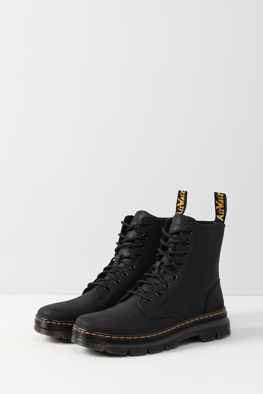 

Ботинки женские Dr. Martens 26007001 черные 6 UK, Черный, 26007001