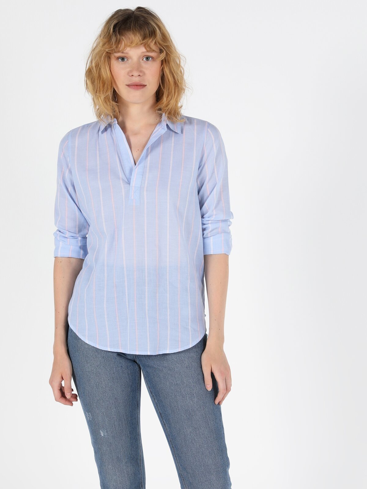 

Рубашка женская Colins CL1049228_Q1.V1 голубая M, CL1049228_Q1.V1