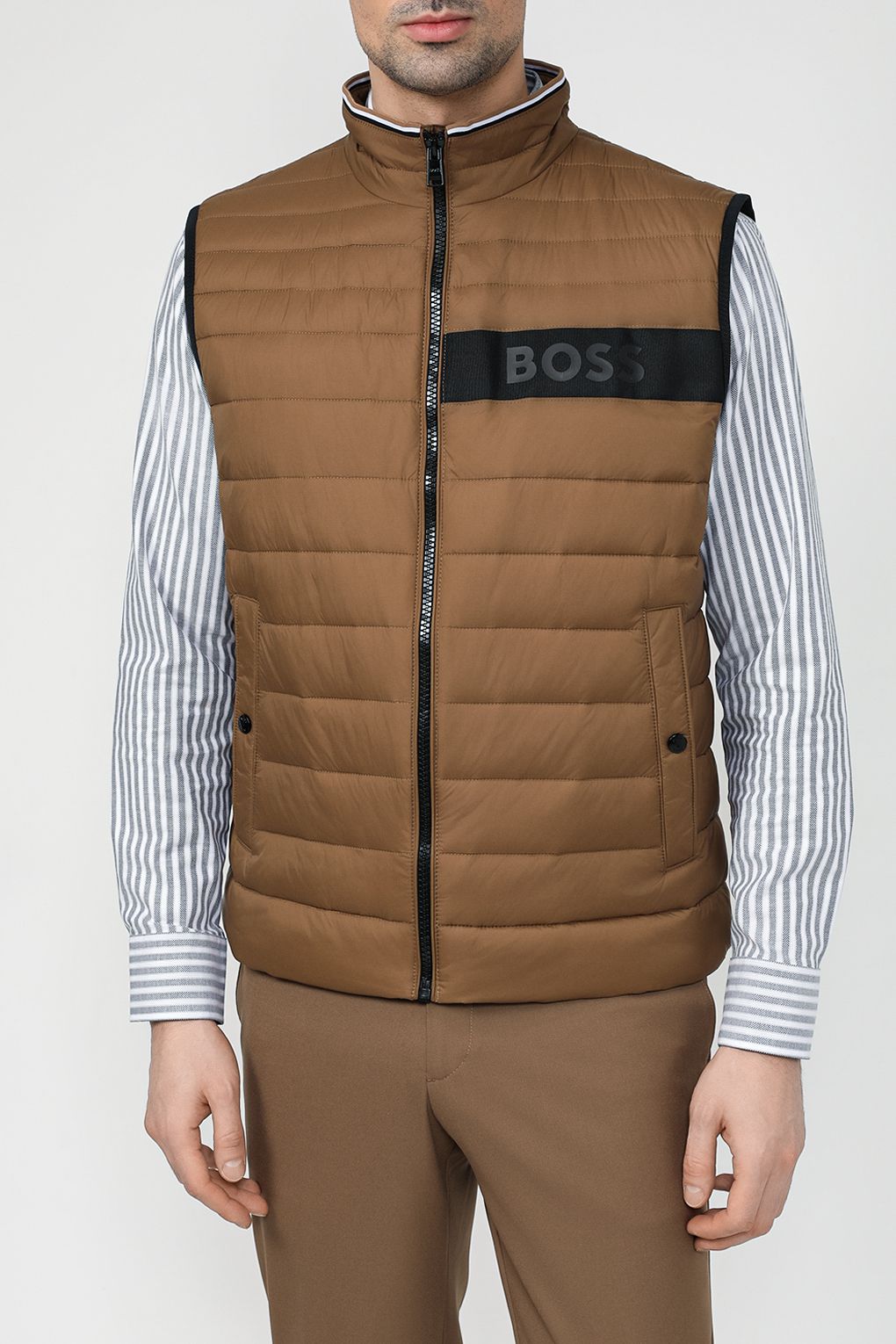 

Утепленный жилет мужской Boss 50464300 коричневый 48, 50464300