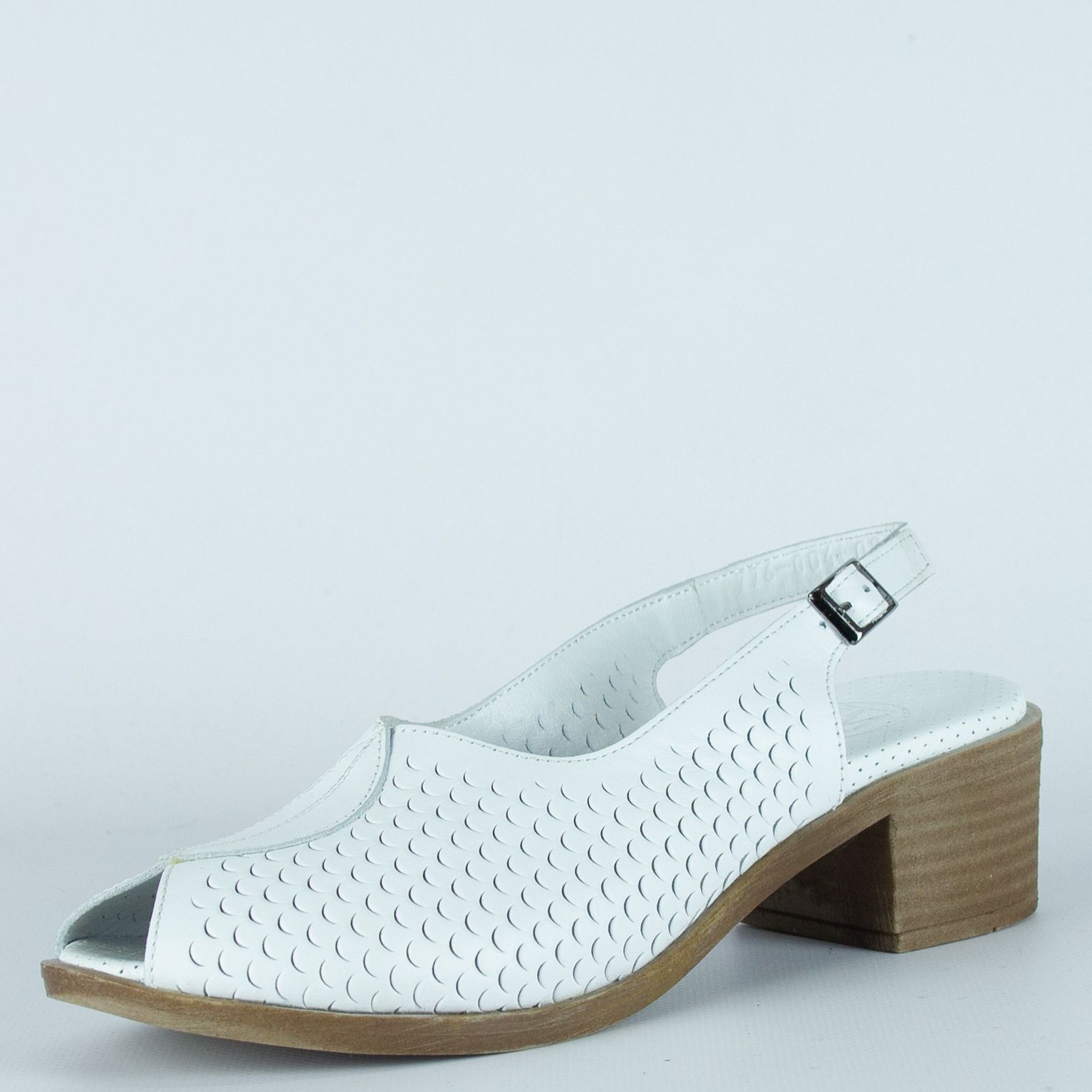 

Босоножки женские Sandm 776-004 белые 40 RU, Белый, 776-004