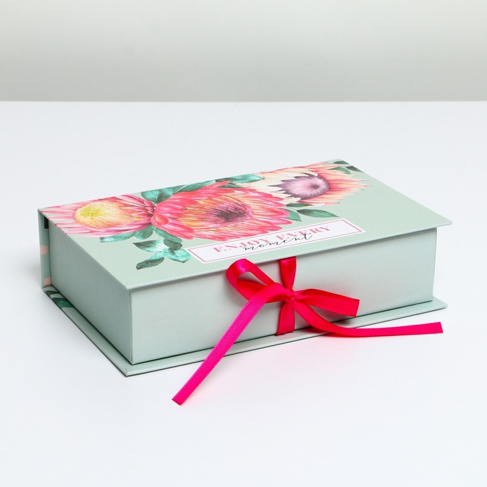 

Коробка - книга Moment, 20 х 12,5 х 5 см