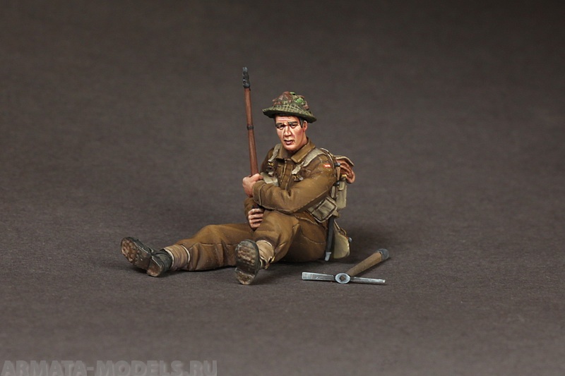 

35138SOGA British infantryman at rest.