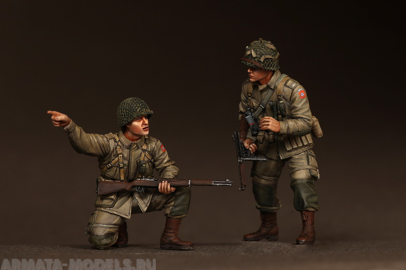 

3634SOGA 1 Lieutenant and private 82st Airborne, WW II