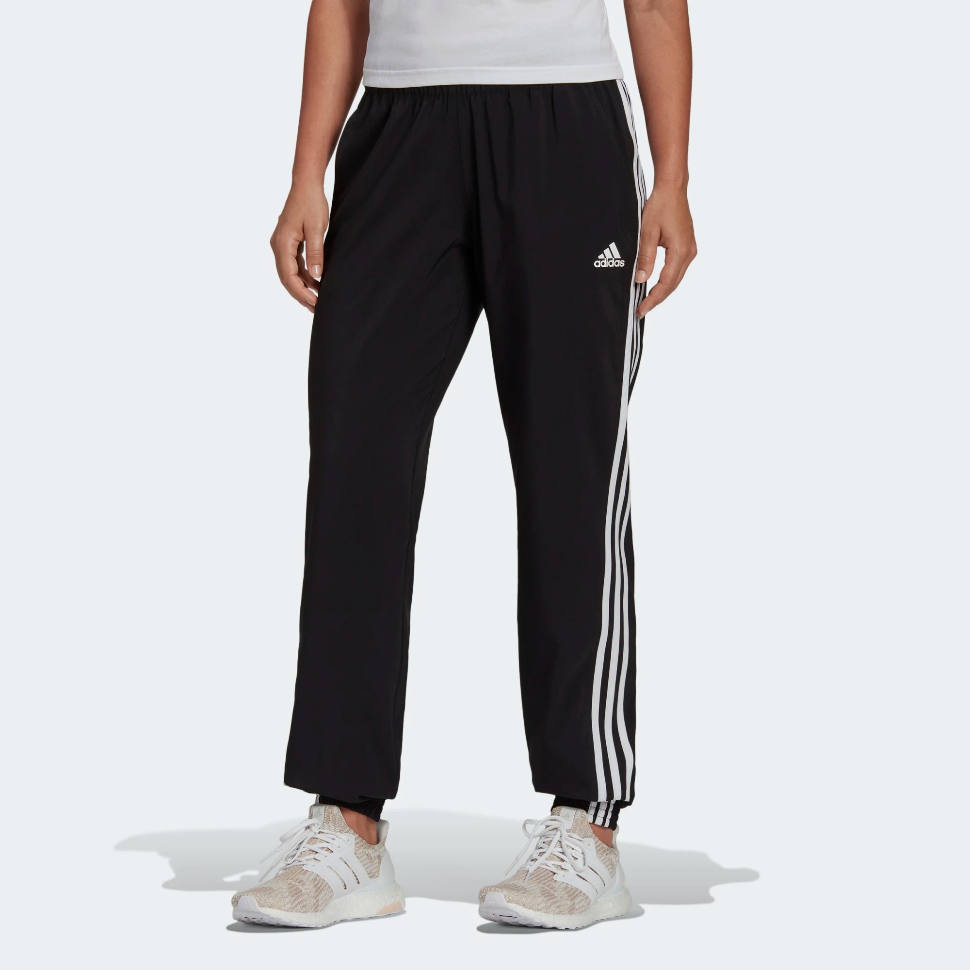

Спортивные брюки женские Adidas H59081 черные XL, H59081