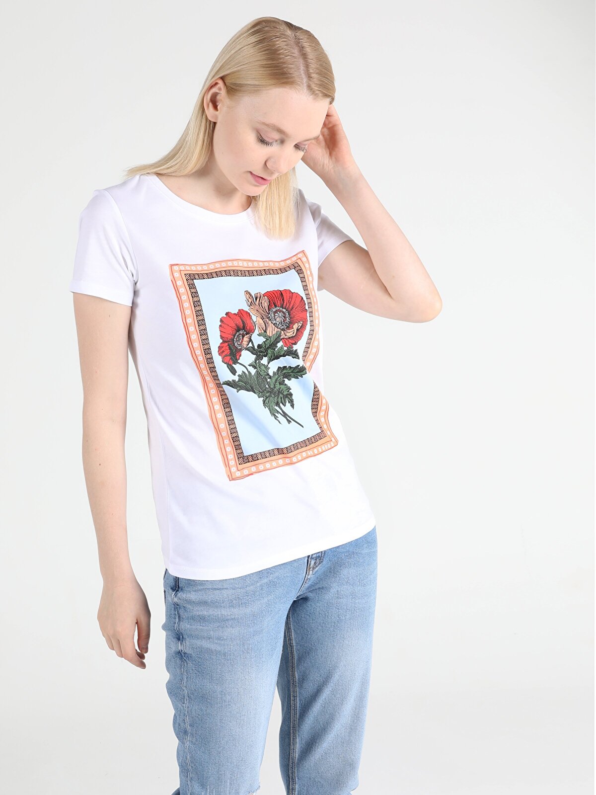 

Футболка женская Colin's CL1051357_Q1.V1 белая S, Белый, CL1051357_Q1.V1