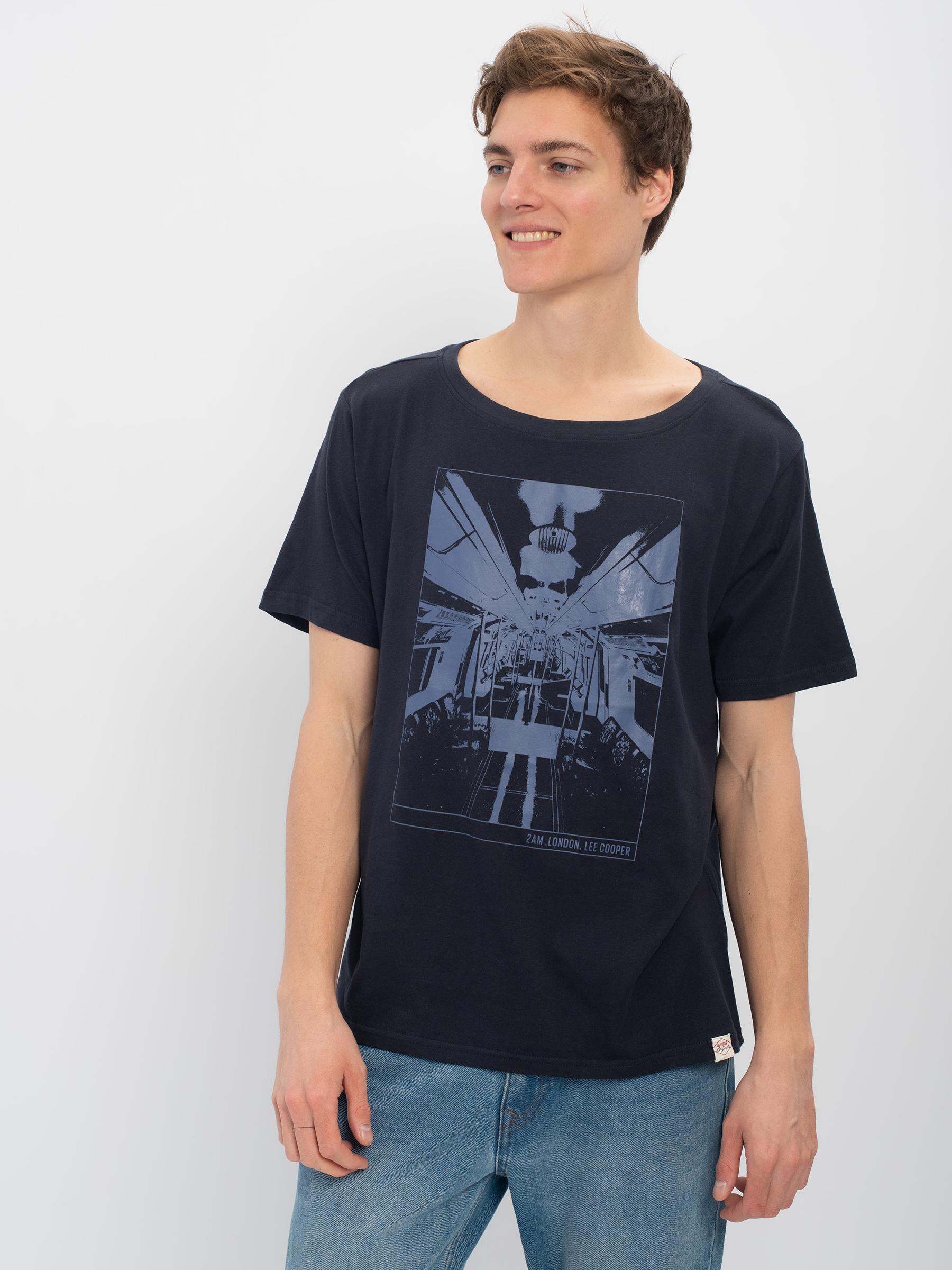 

Футболка мужская Lee cooper MT2A120480BS2LC2-DN черная XL, MT2A120480BS2LC2-DN