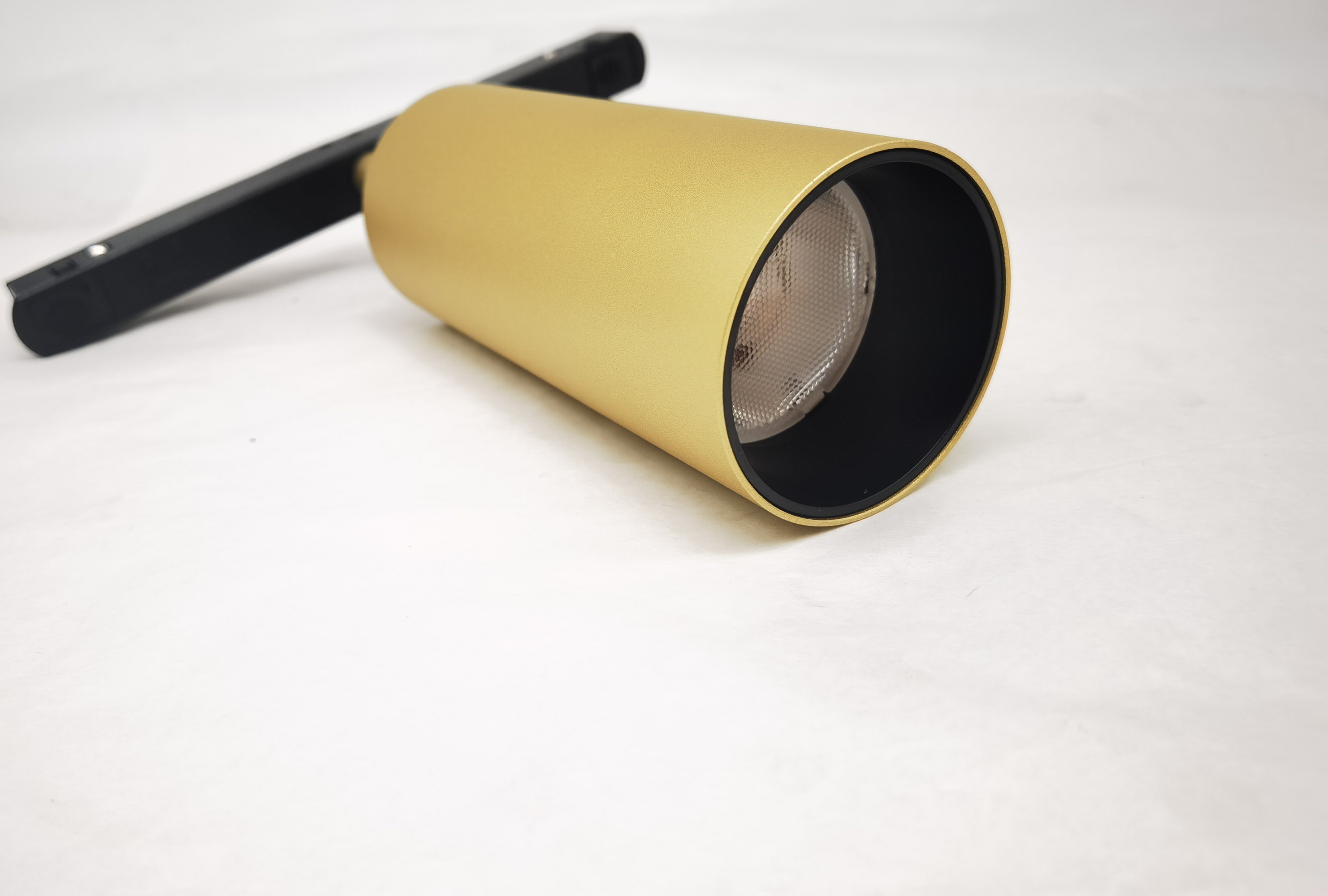 

Трековый светильник Maytoni Technical Focus LED TR032-2-12W4K-S-MG