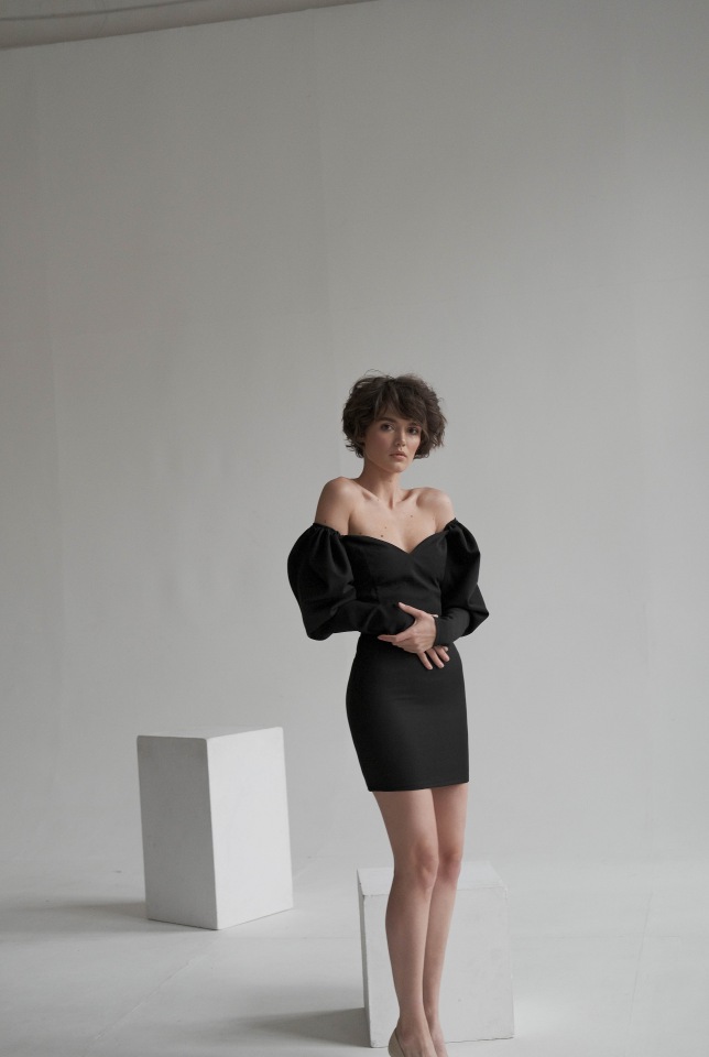 

Платье женское Lipinskaya Brand little_382 черное L, little_382