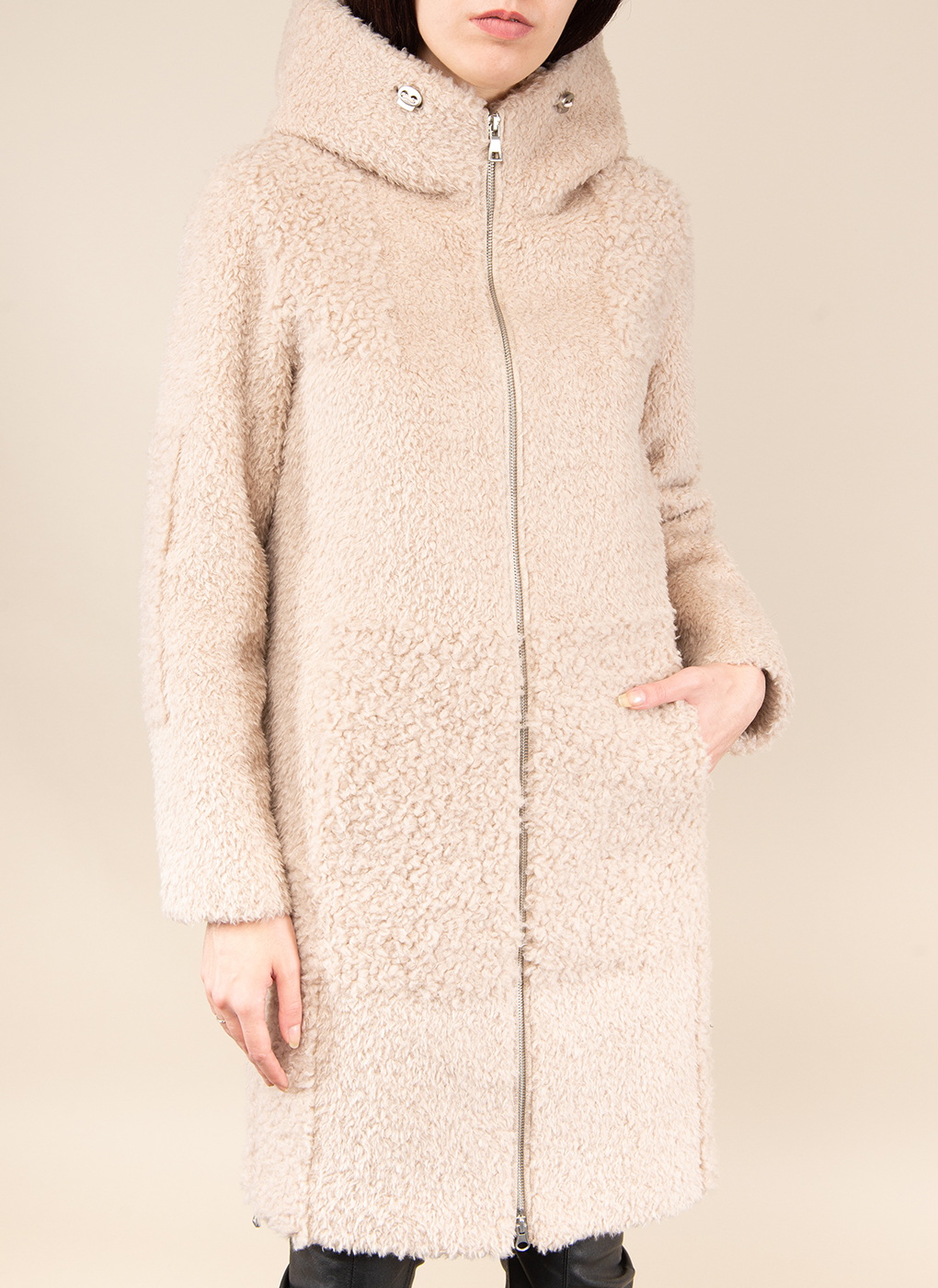 

Шуба женская Каляев 1581523 бежевая 46, 1581523