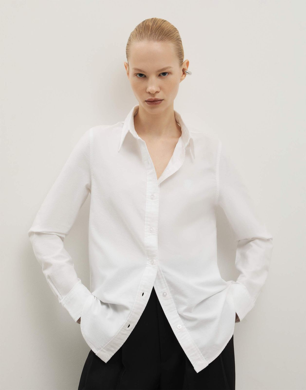 

Рубашка женская Gloria Jeans GSU001225 белый L/170, GSU001225