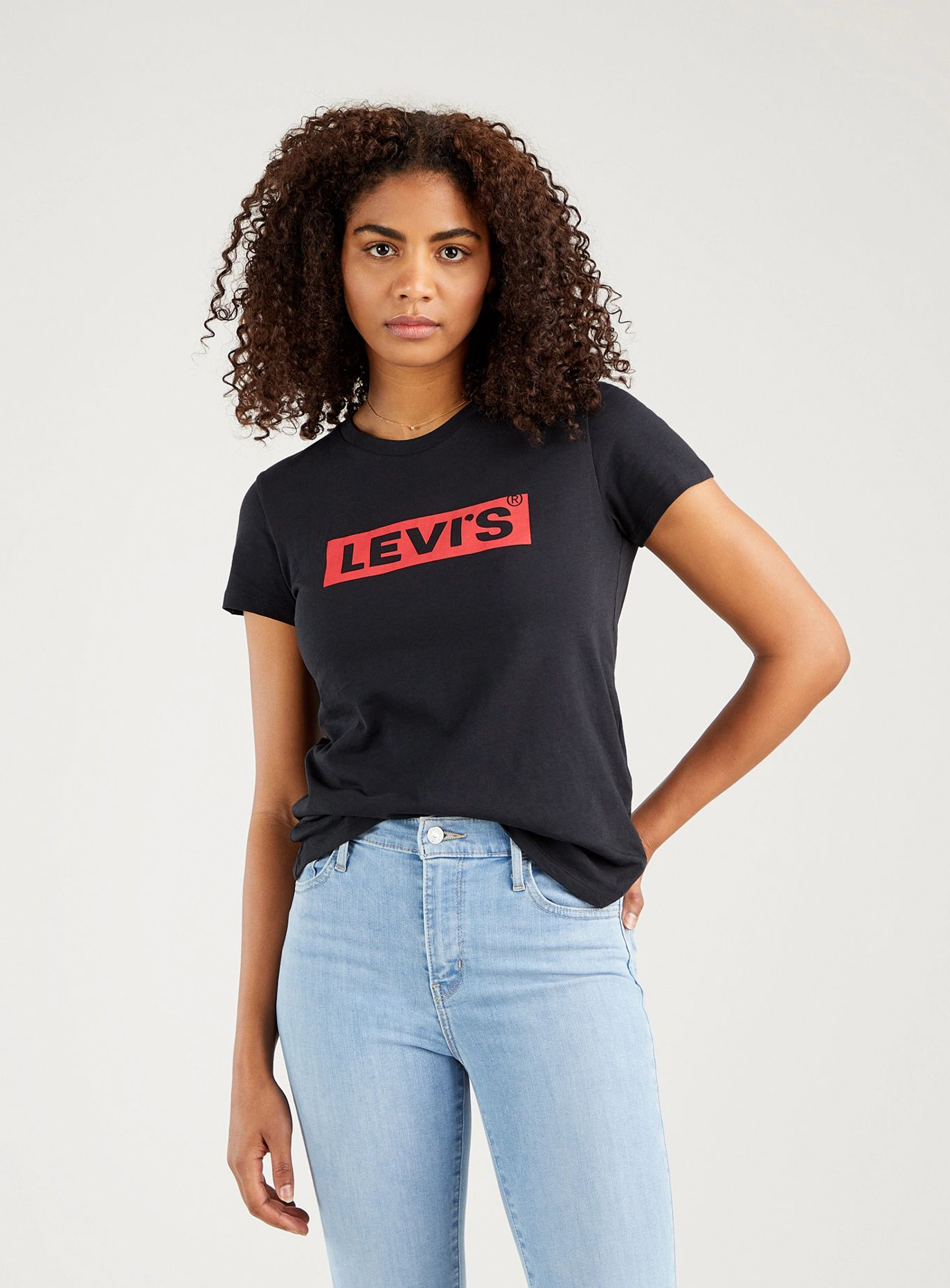 

Футболка женская Levi's 17369-1506 черная S, 17369-1506